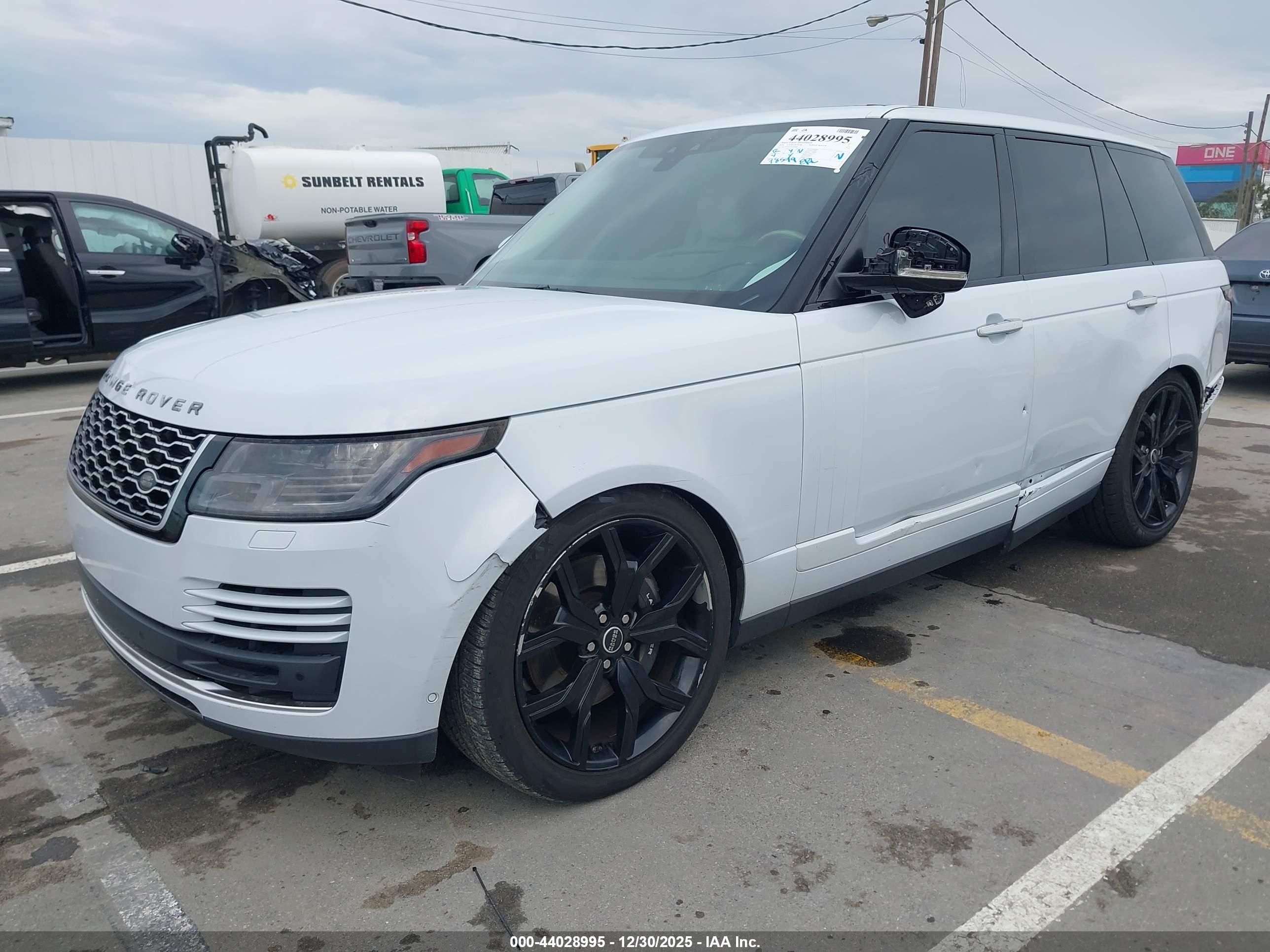 LAND ROVER image 2