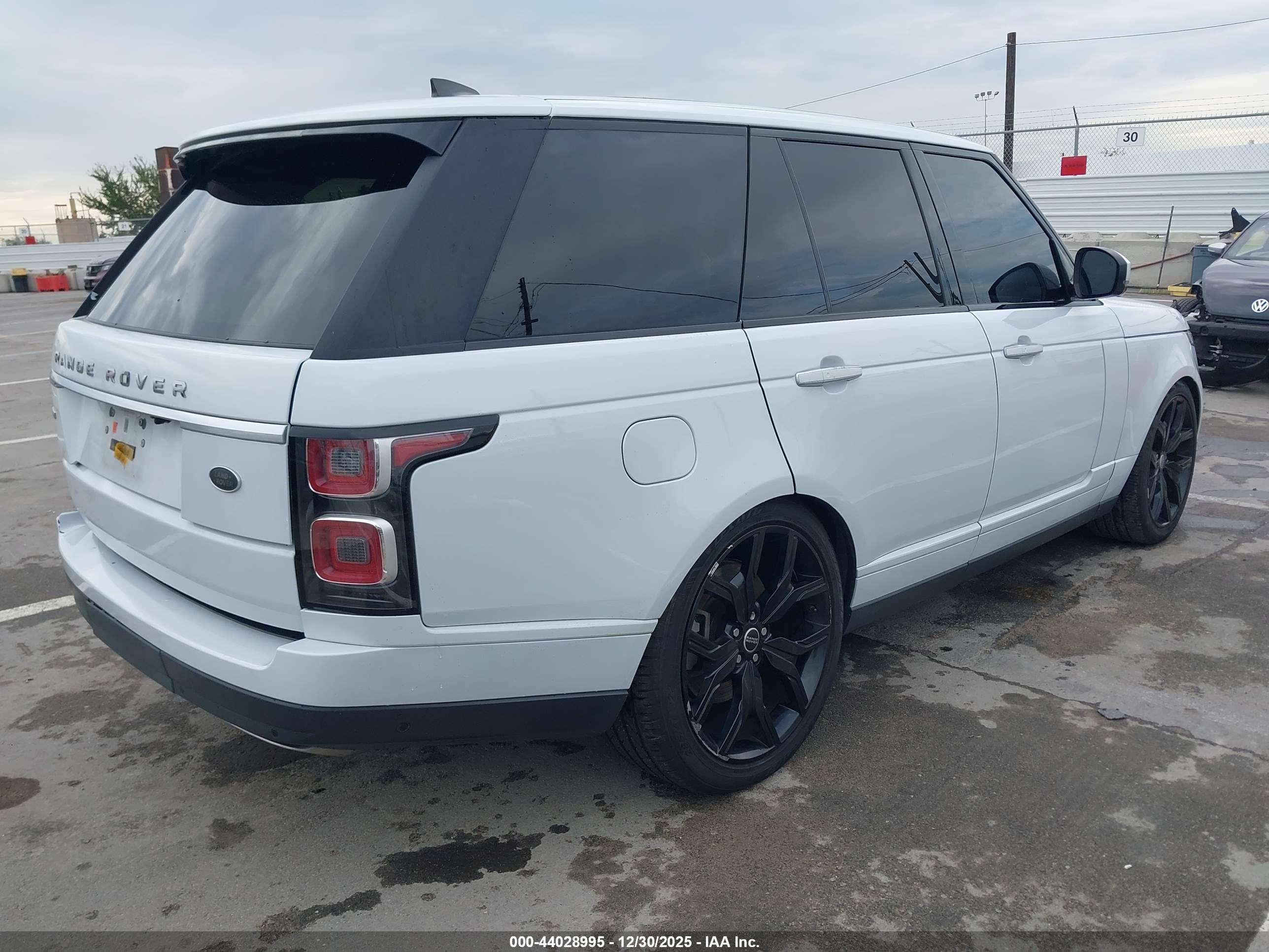 LAND ROVER image 4