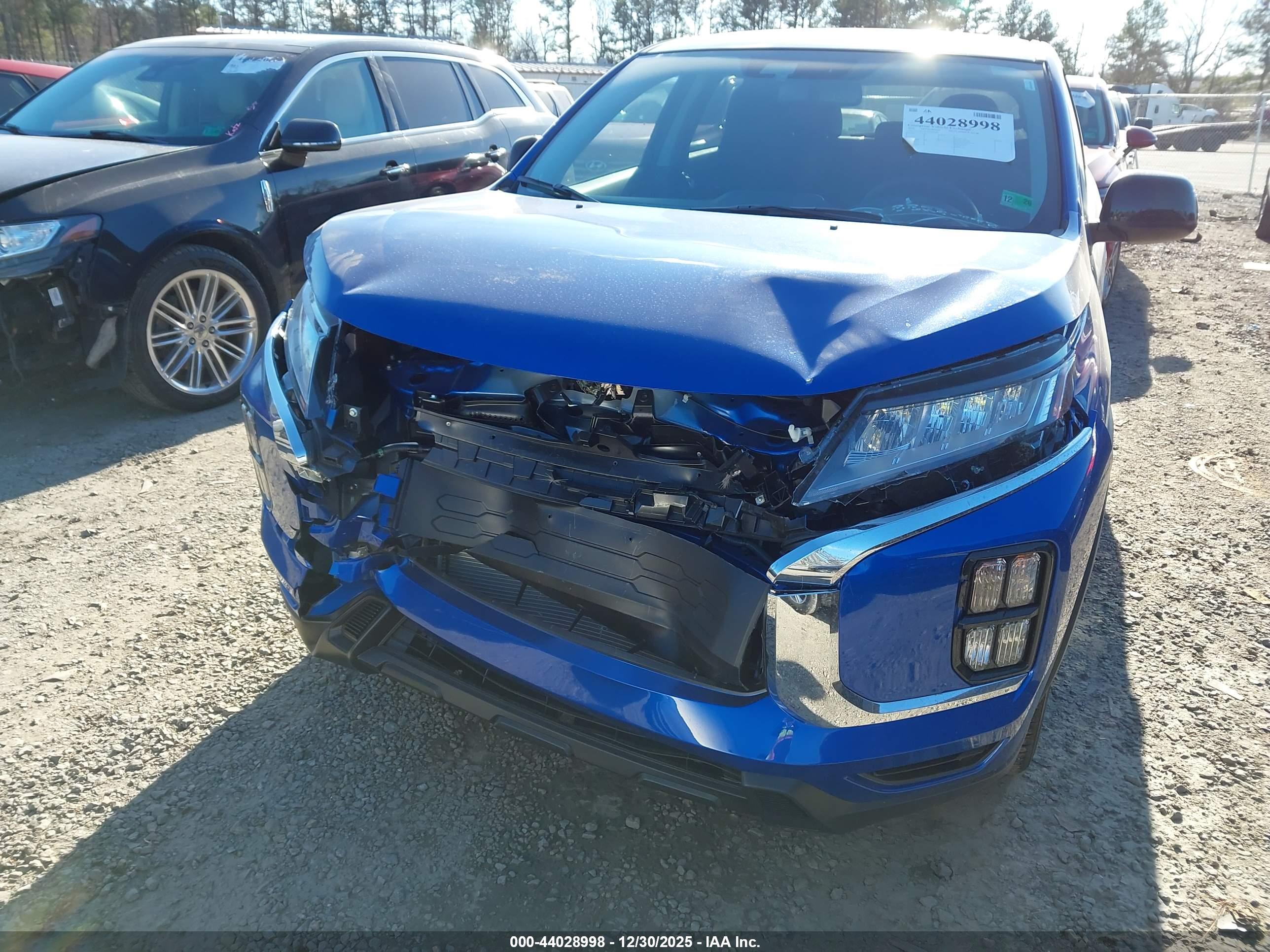 MITSUBISHI OUTLANDER image 6