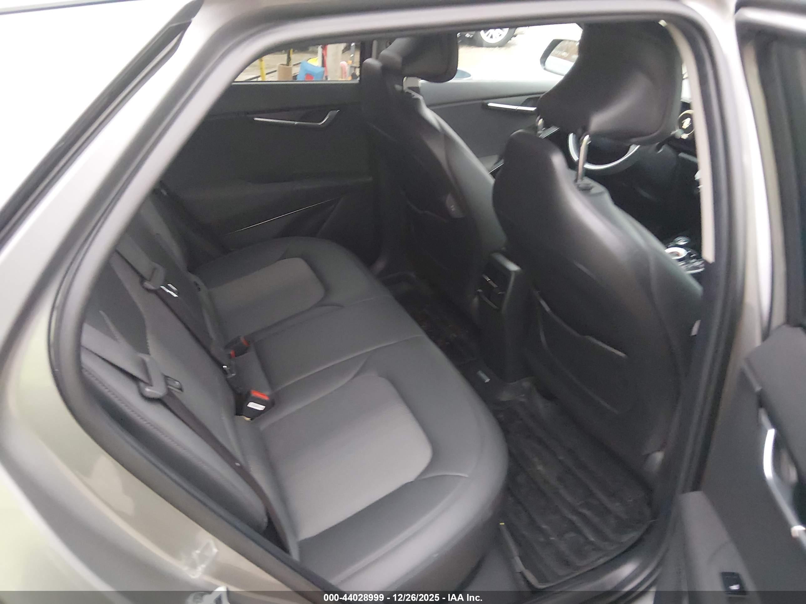 KIA NIRO image 8