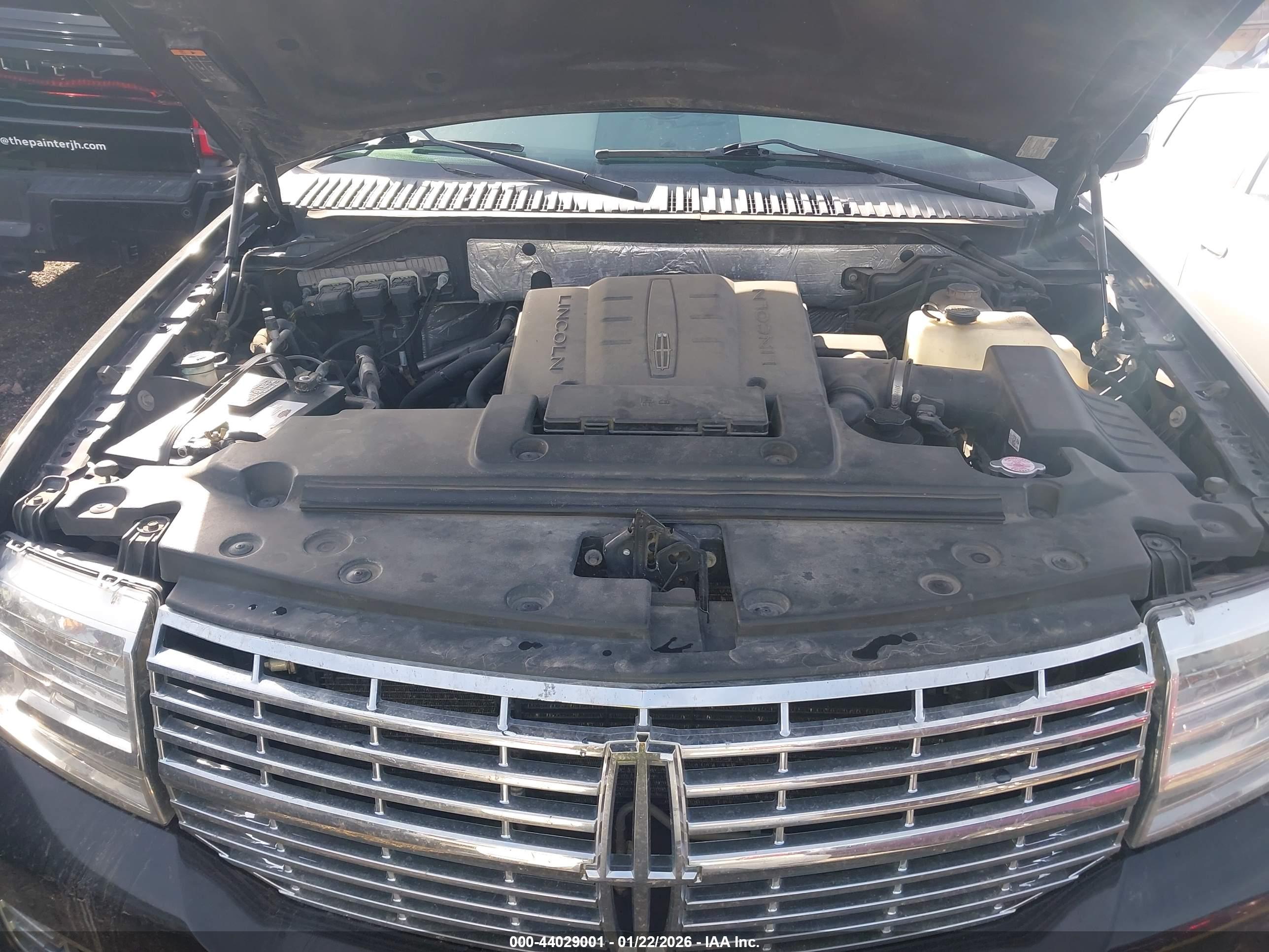 LINCOLN NAVIGATOR image 10