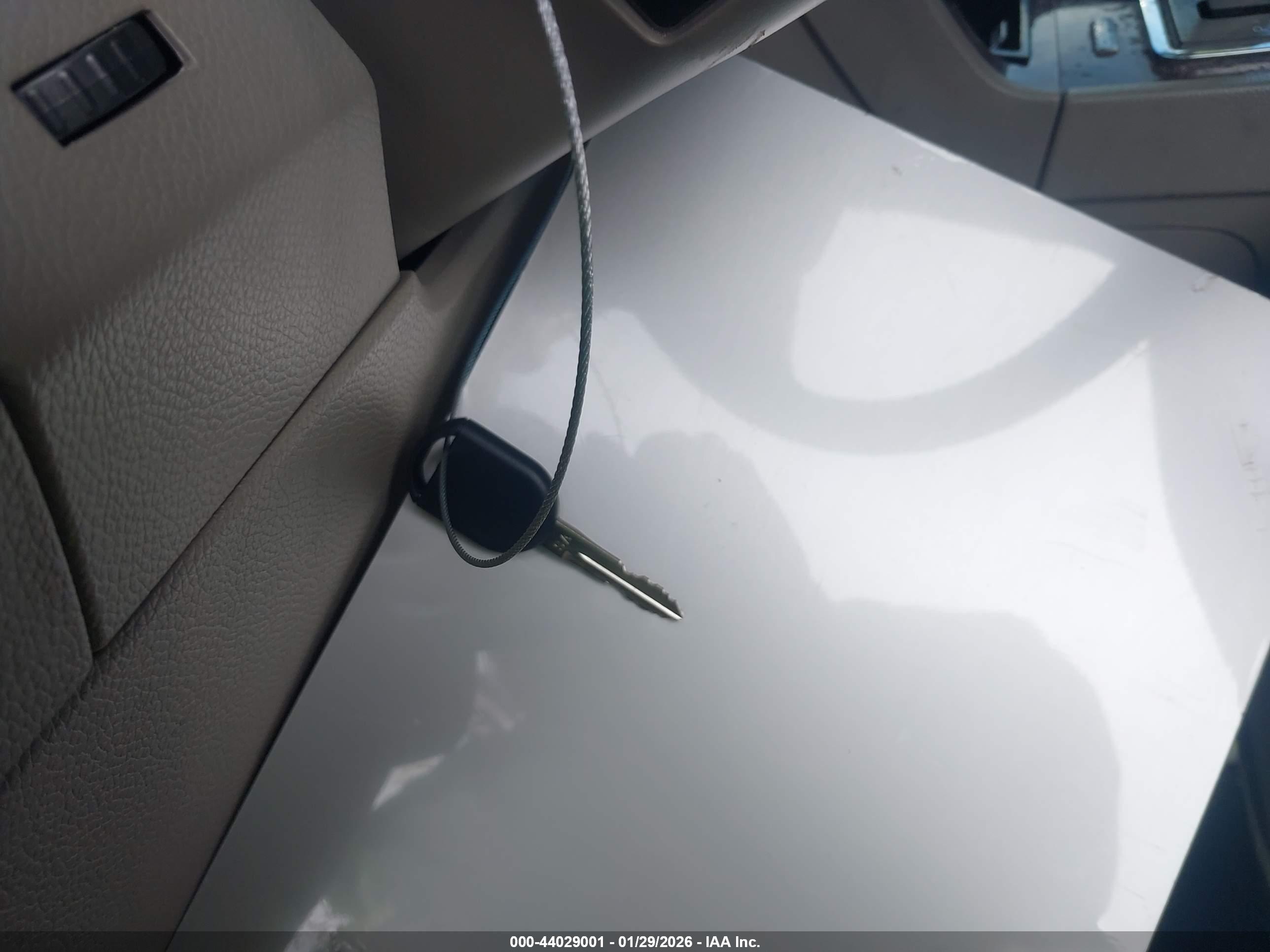 LINCOLN NAVIGATOR image 11