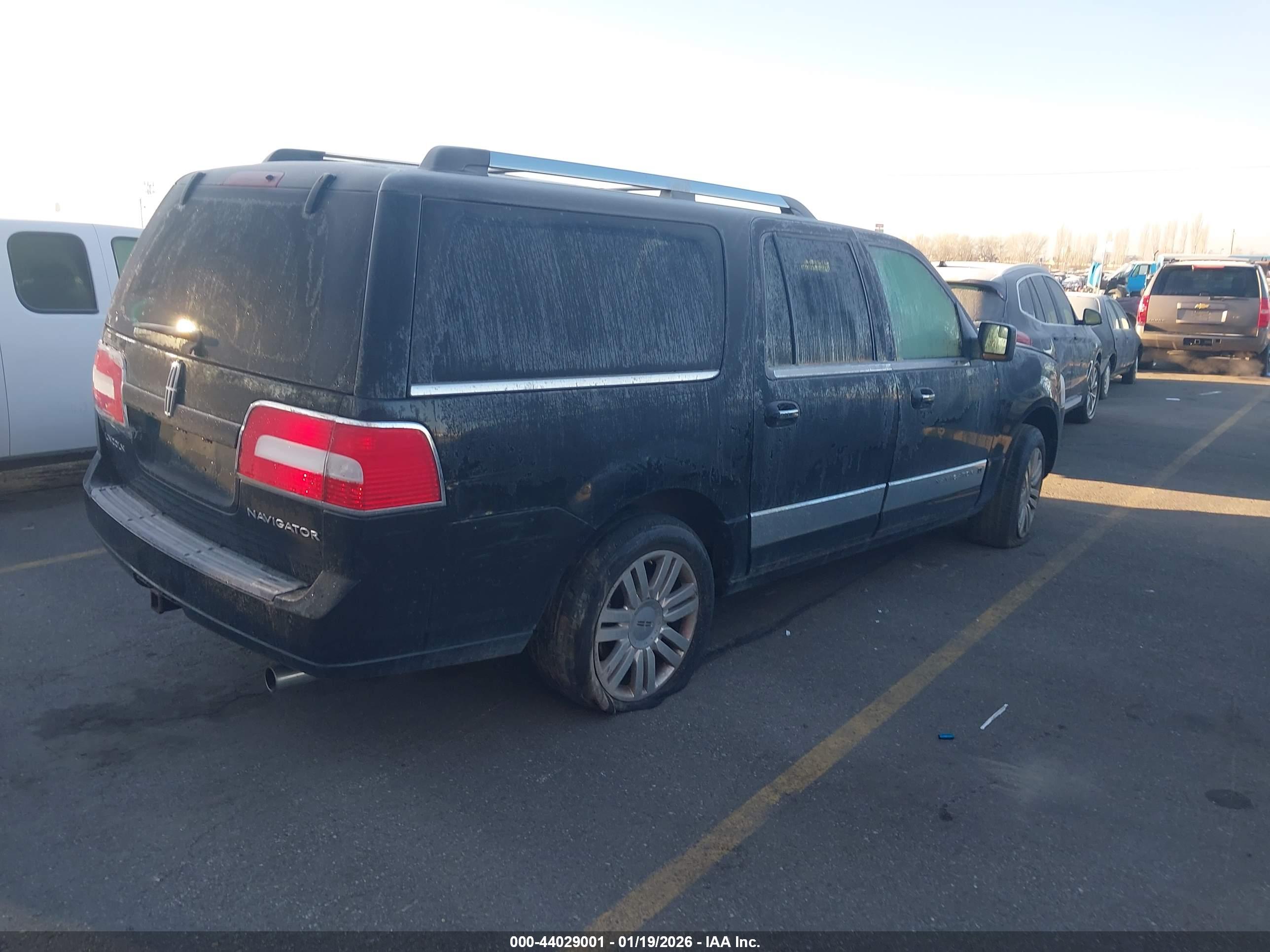 LINCOLN NAVIGATOR image 4