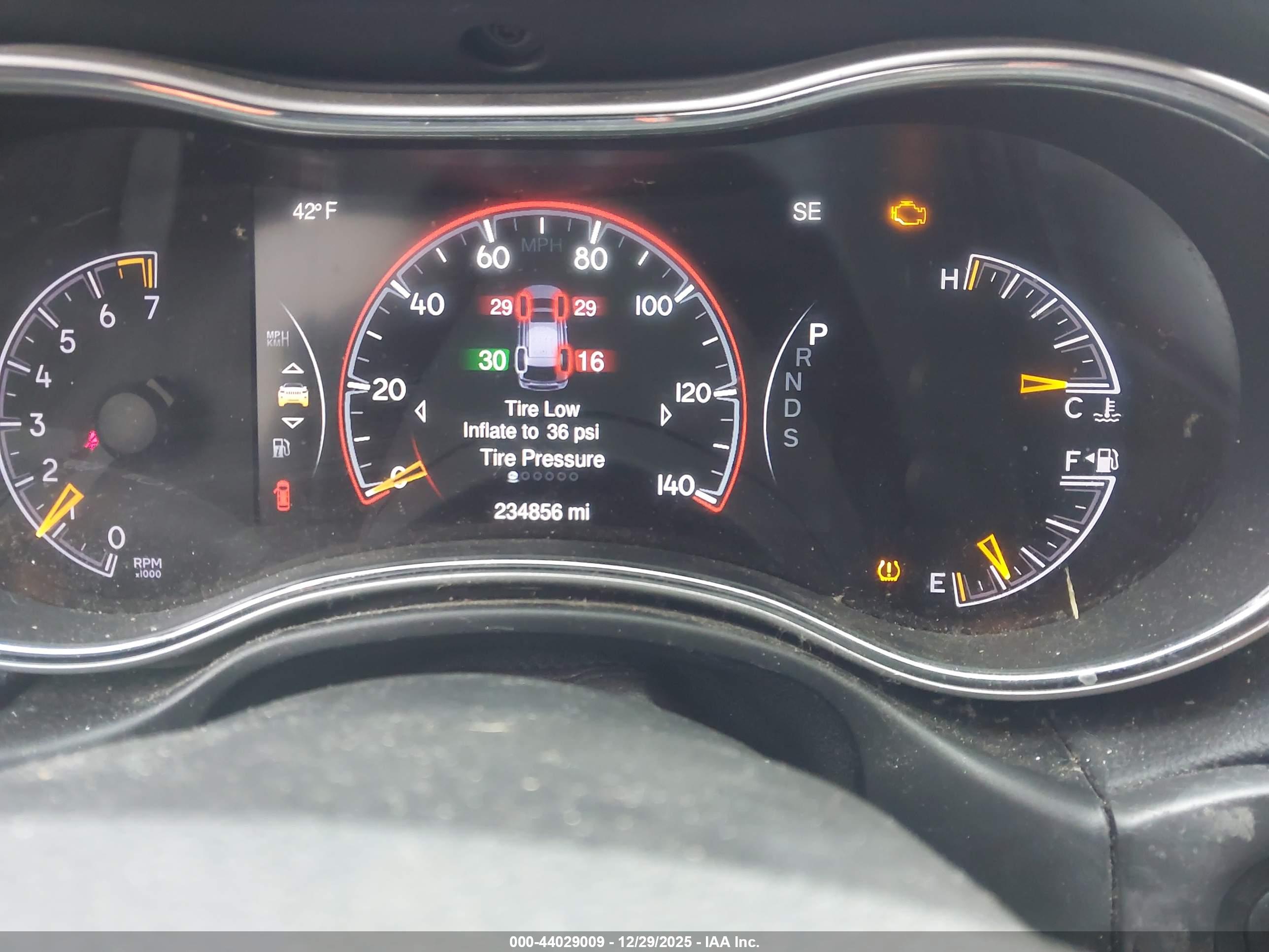 JEEP GRAND image 7
