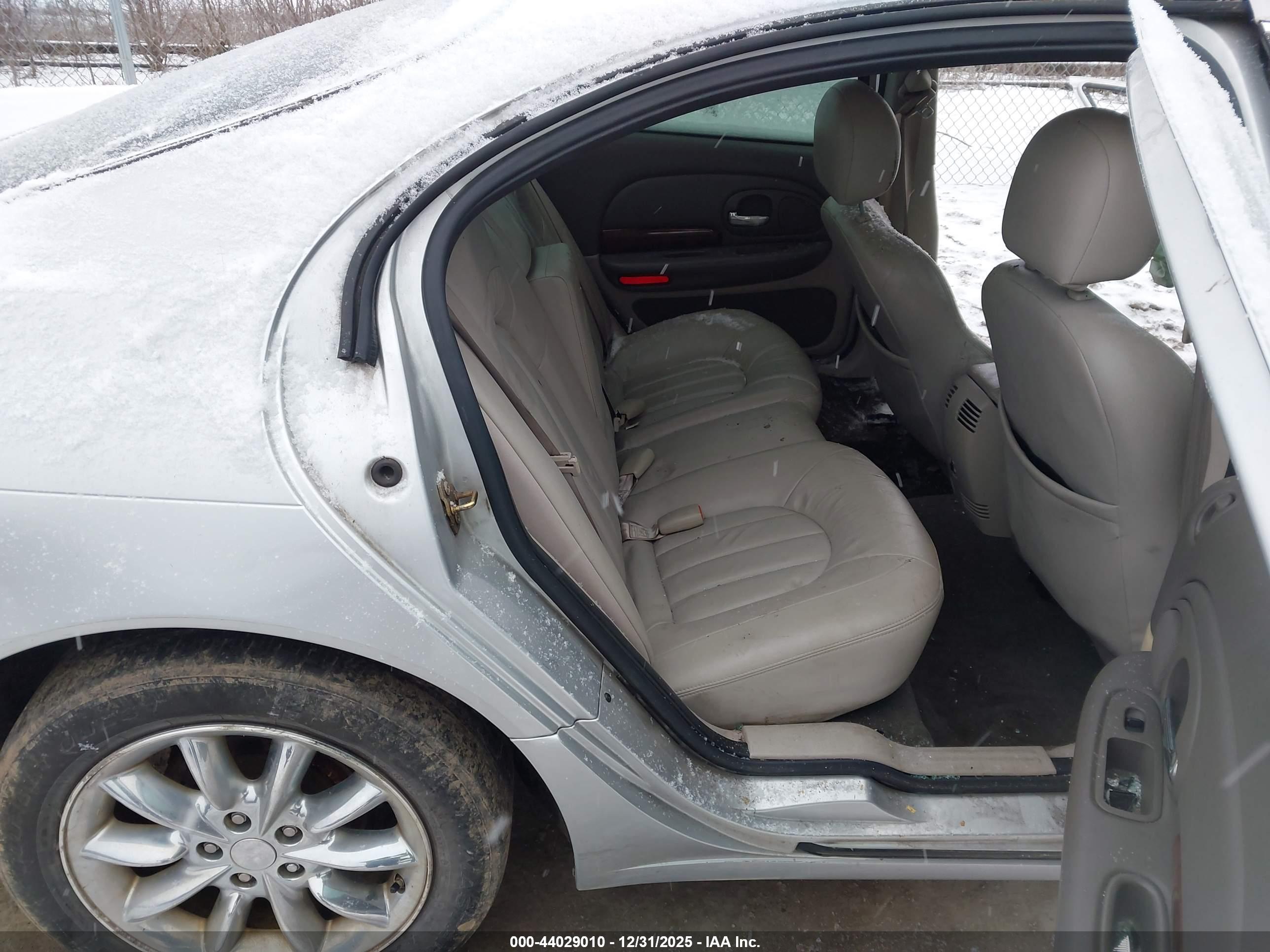 CHRYSLER 300M image 8