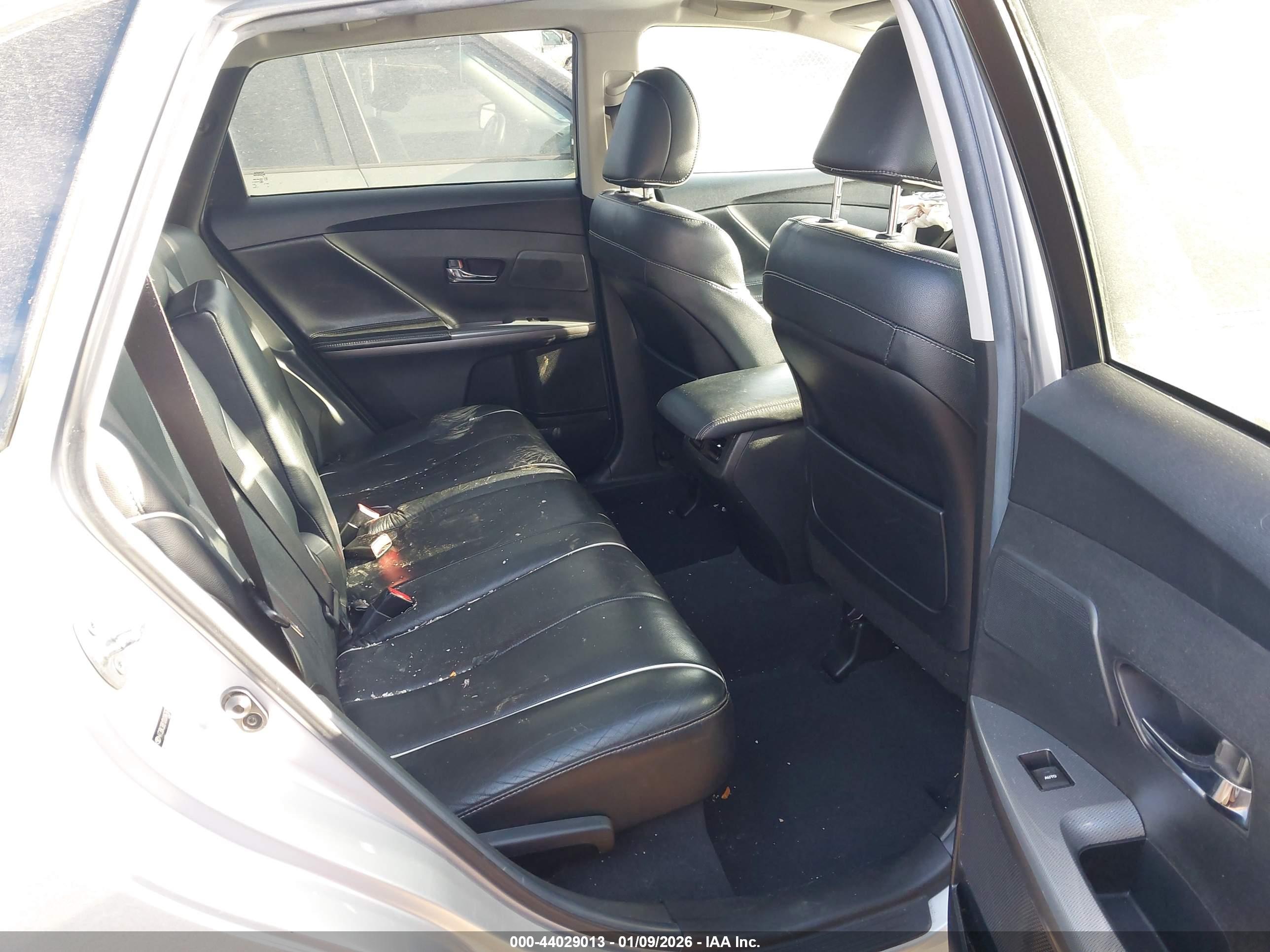 TOYOTA VENZA image 8