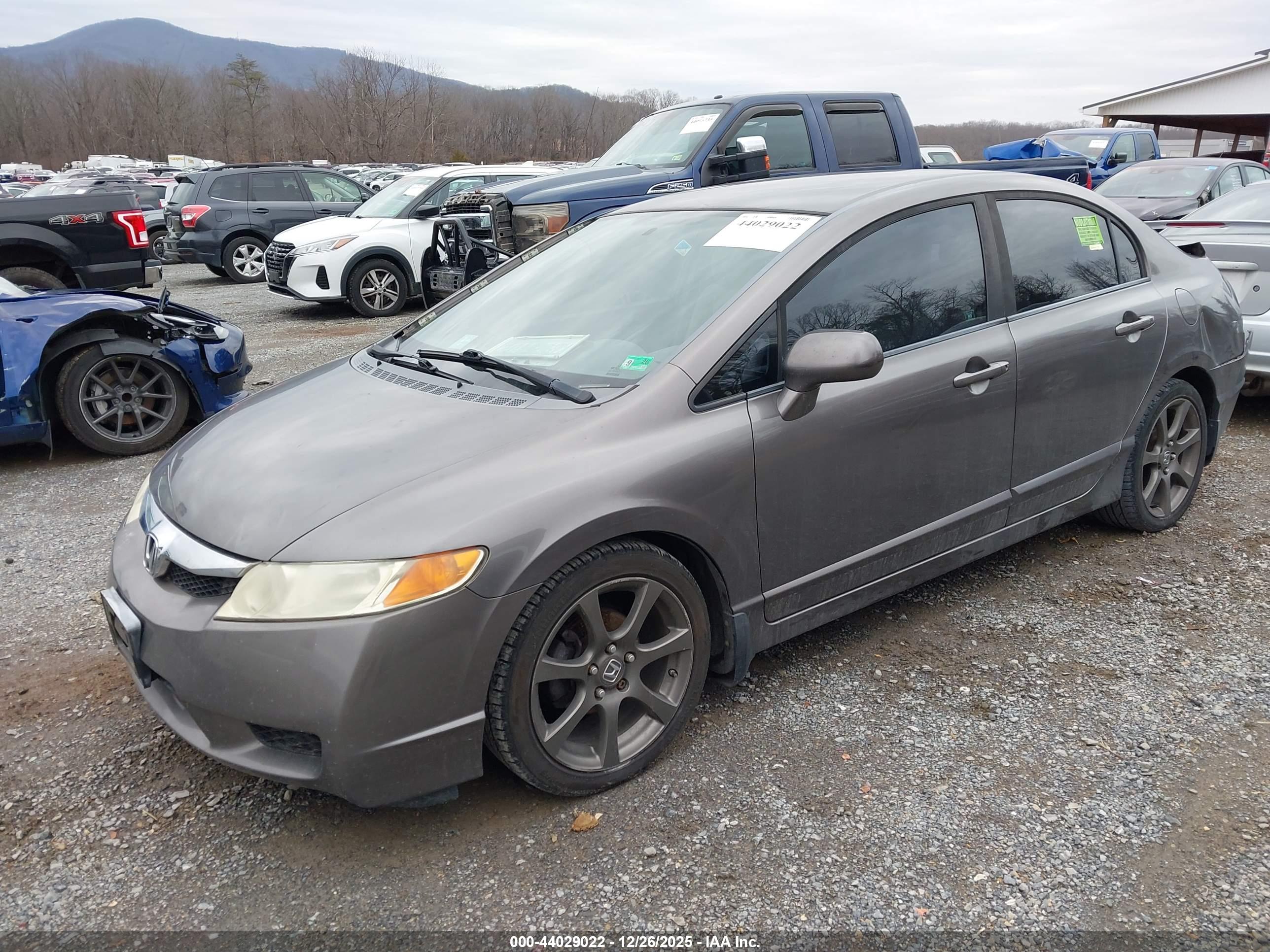 HONDA CIVIC image 2