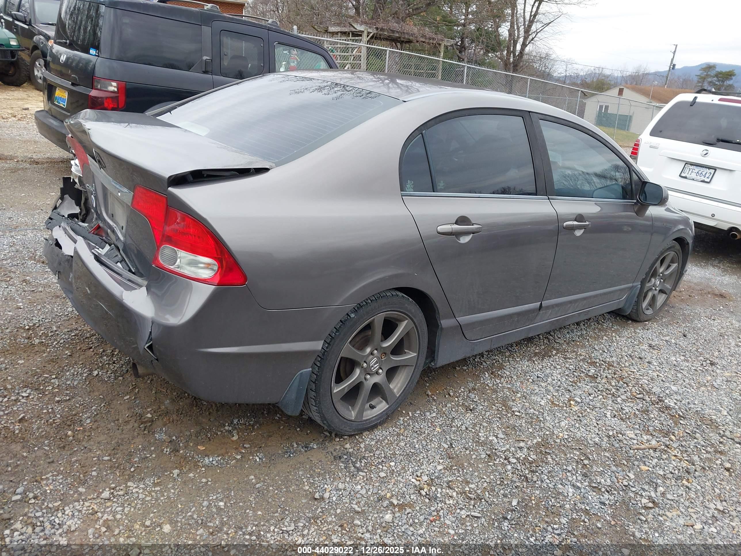 HONDA CIVIC image 4