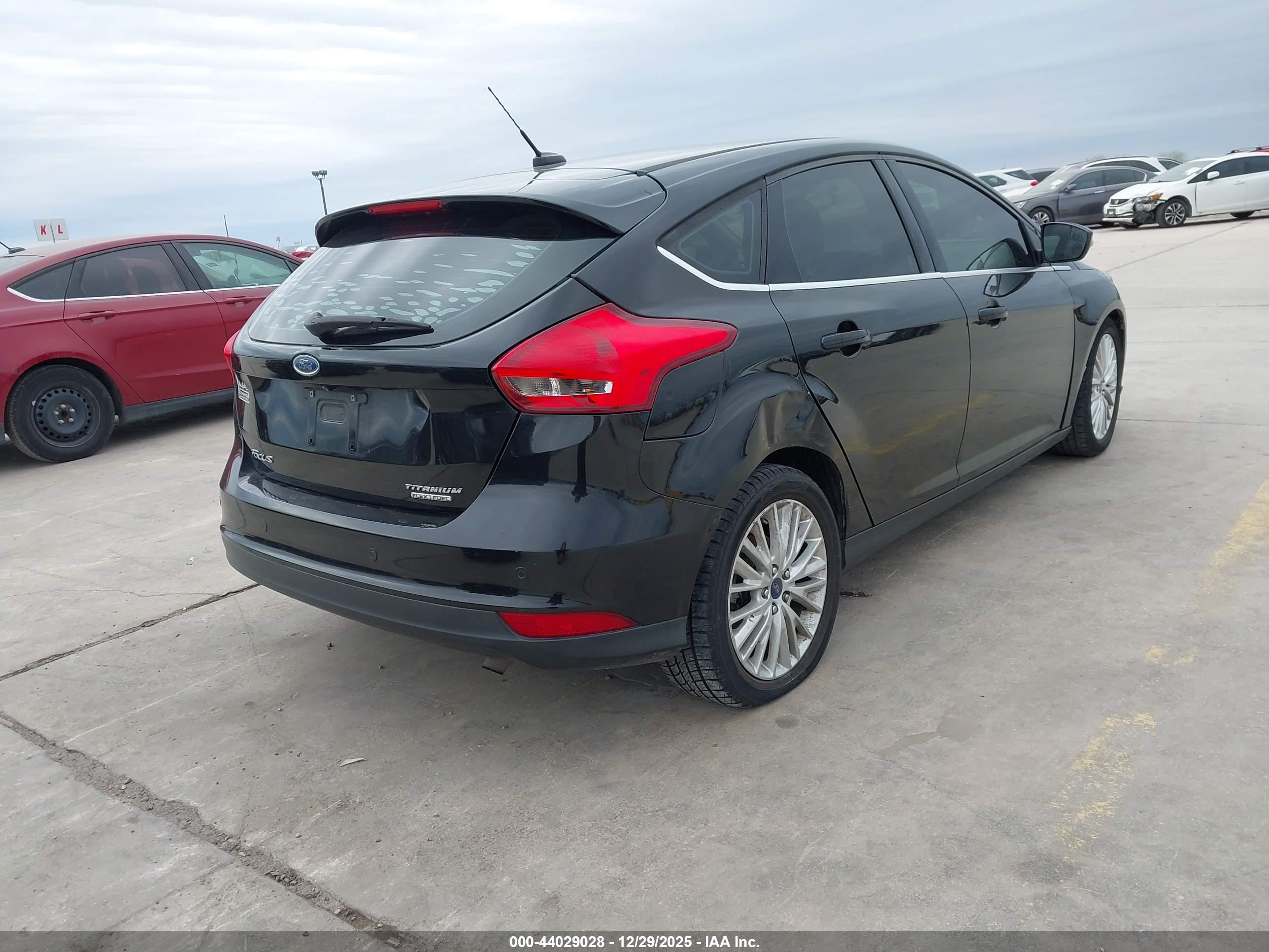 FORD FOCUS image 4