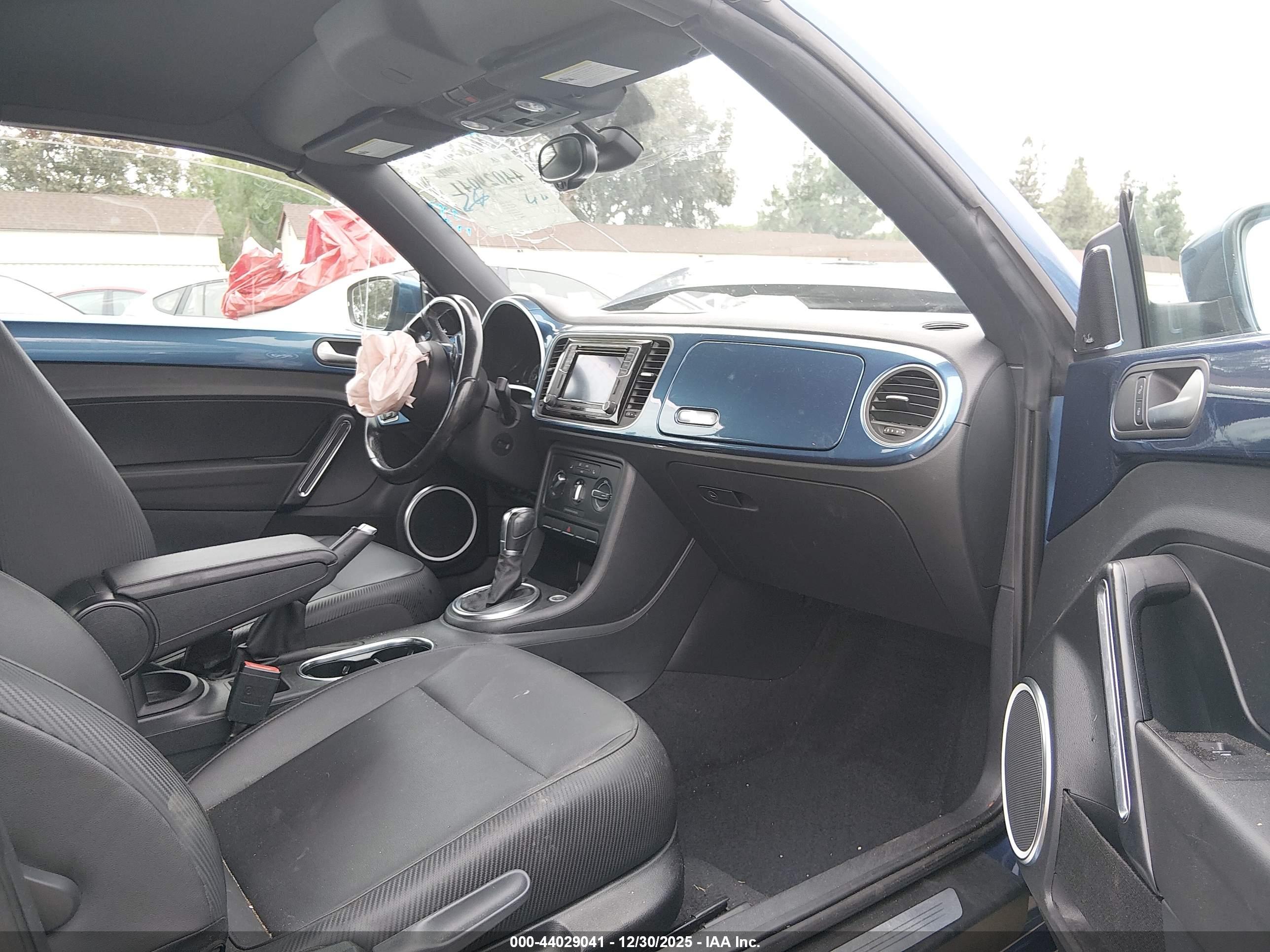 VOLKSWAGEN BEETLE image 5