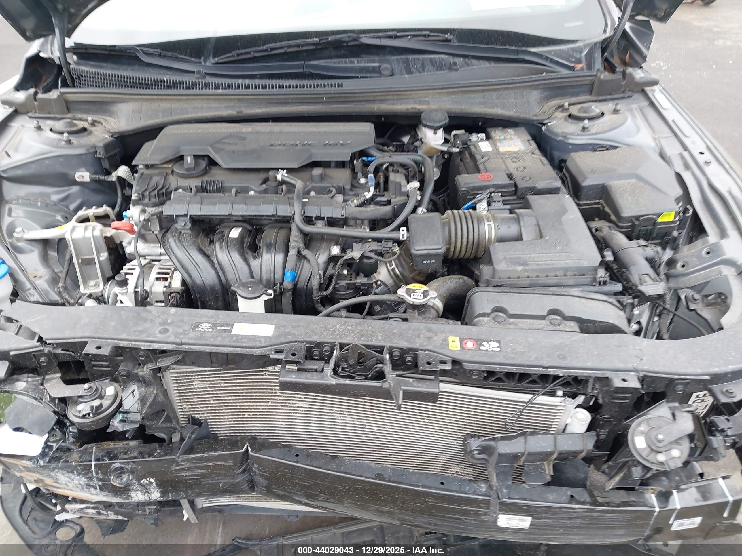 HYUNDAI ELANTRA image 10