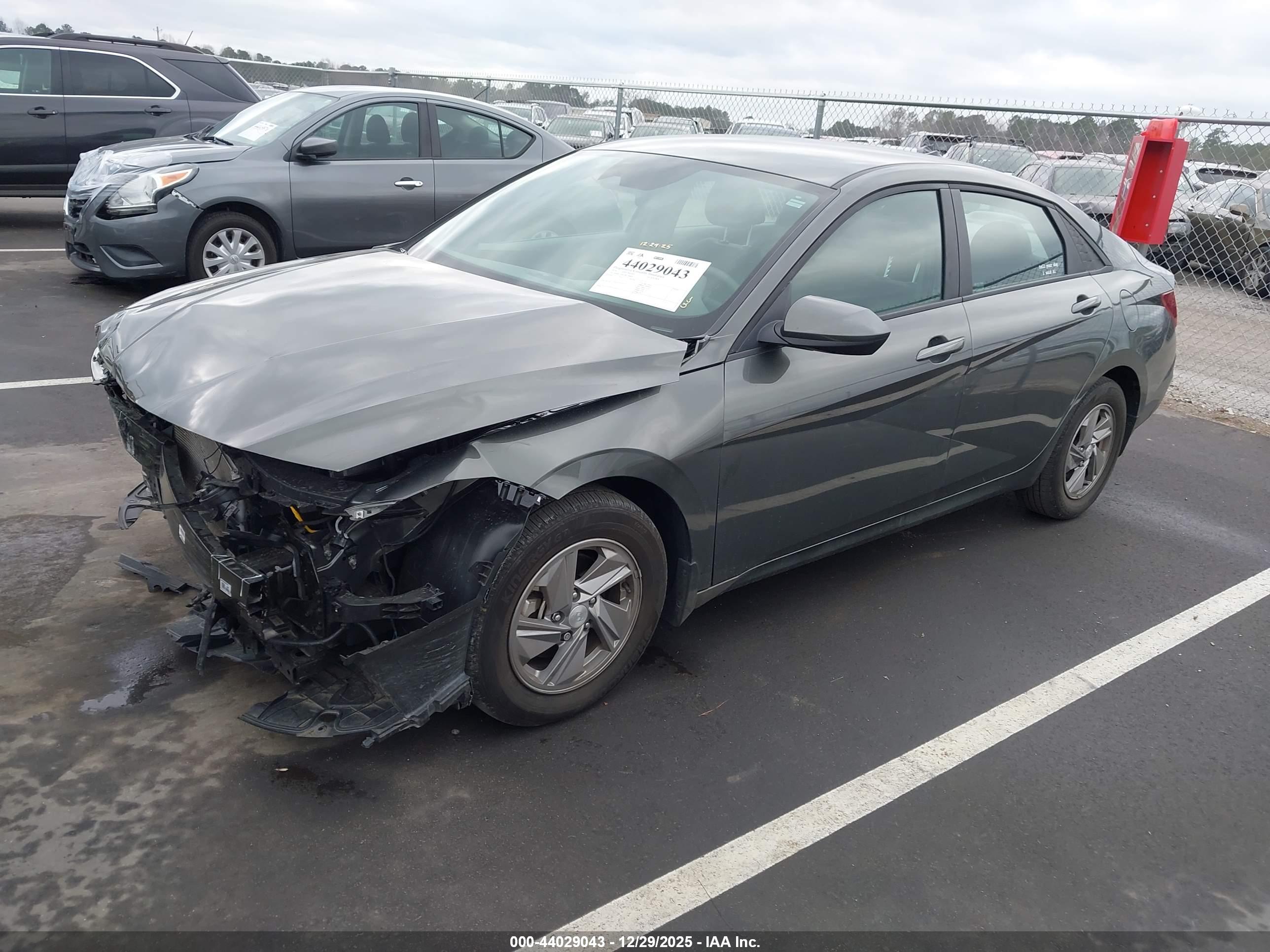 HYUNDAI ELANTRA image 2