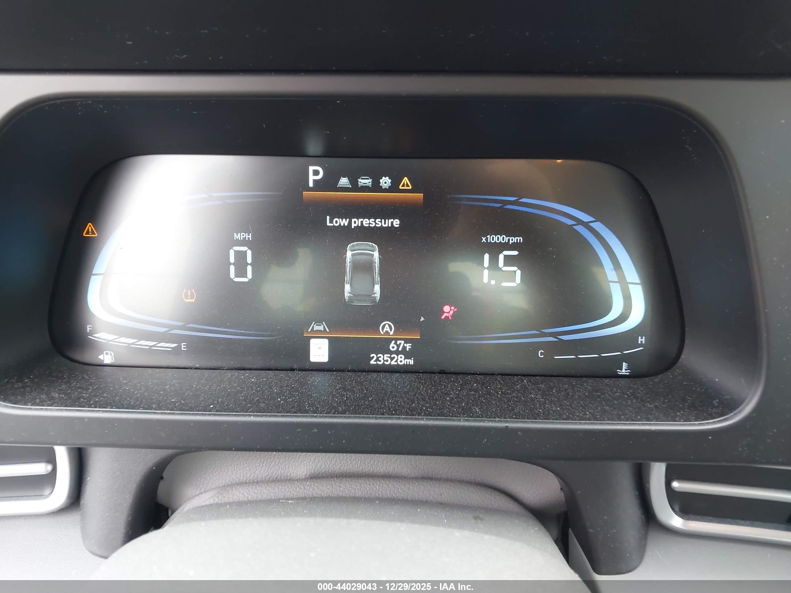 HYUNDAI ELANTRA image 7