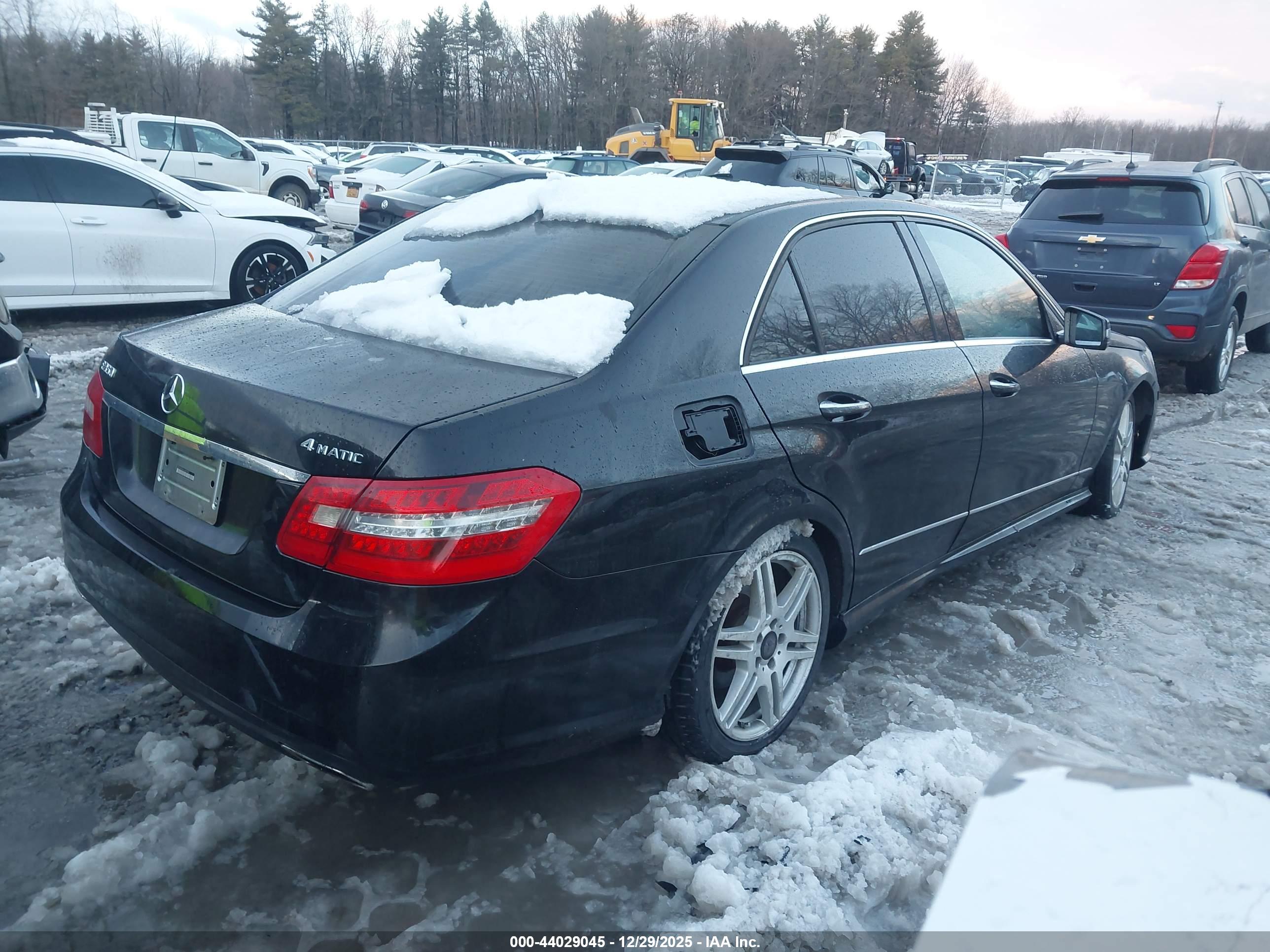 MERCEDES-BENZ E image 4