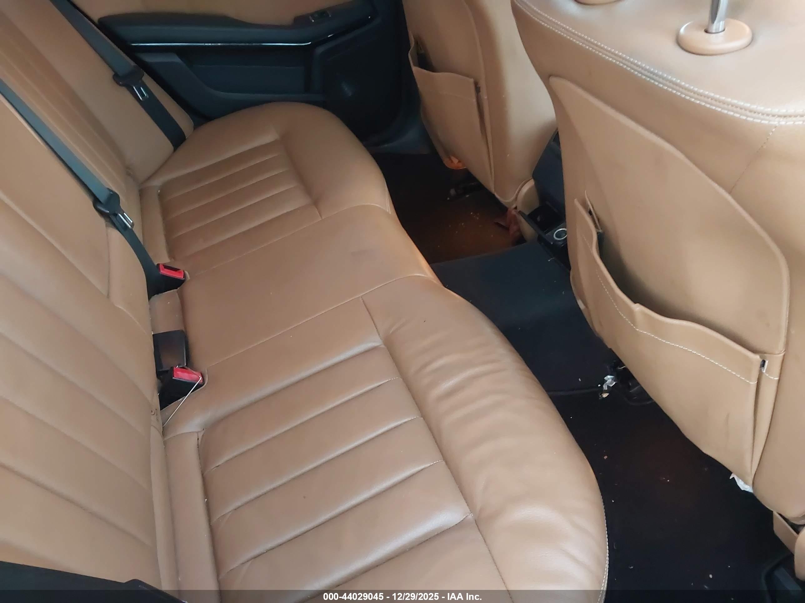 MERCEDES-BENZ E image 8