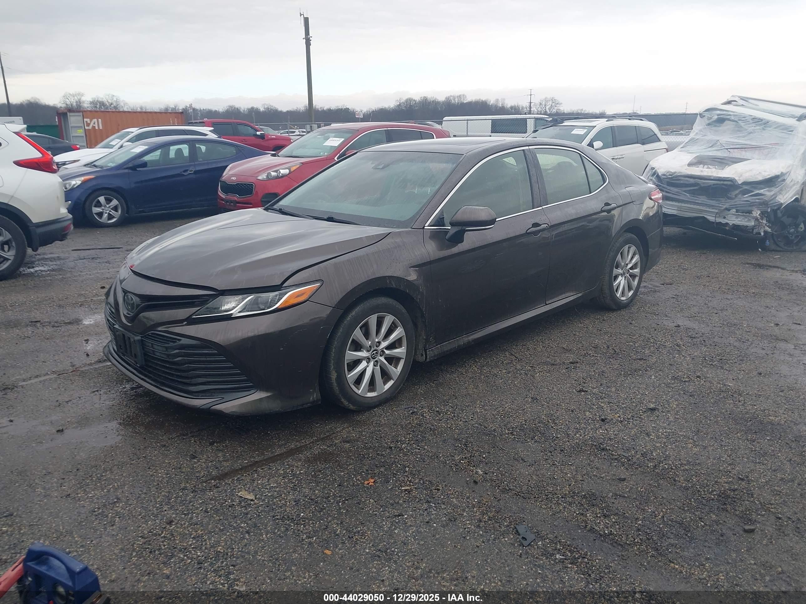 TOYOTA CAMRY image 2