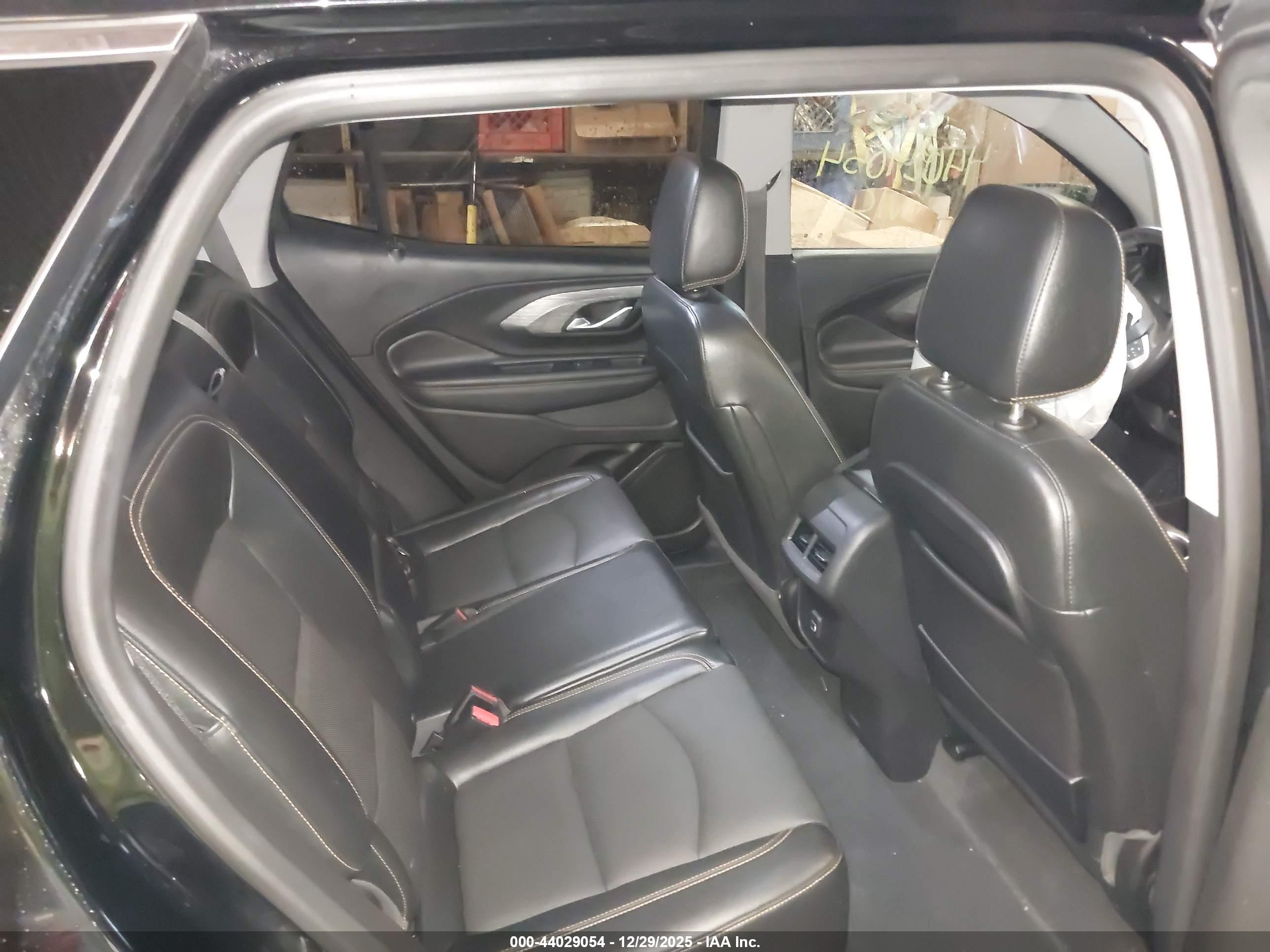 GMC TERRAIN image 8