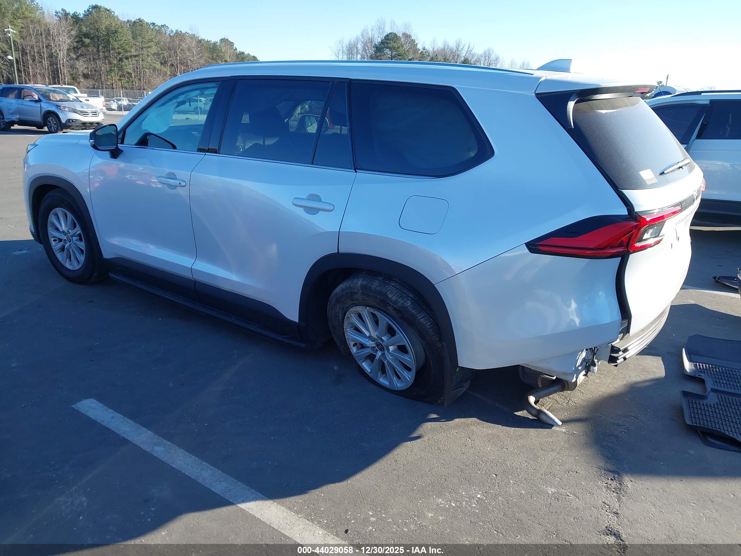 TOYOTA GRAND image 3