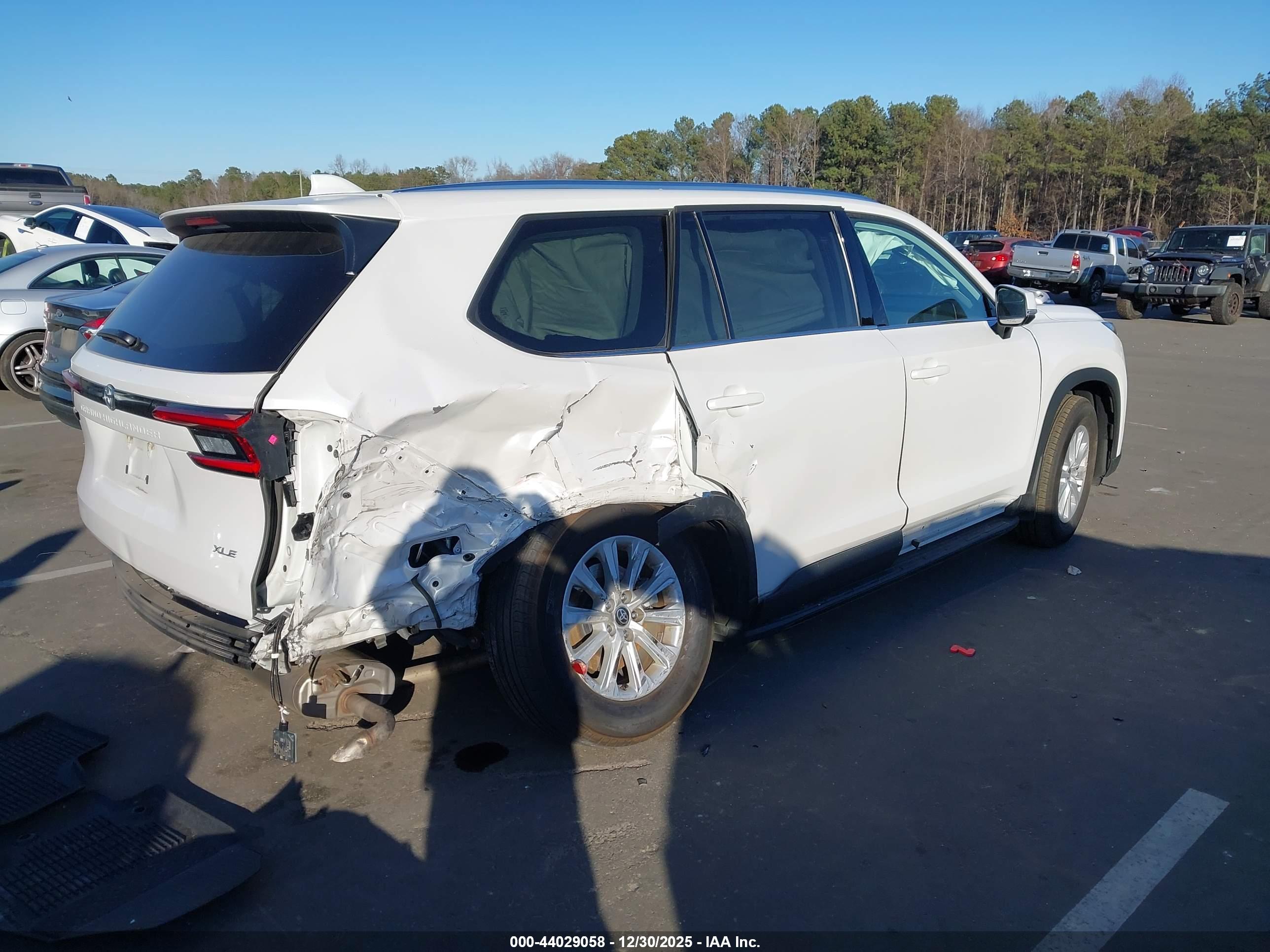 TOYOTA GRAND image 4