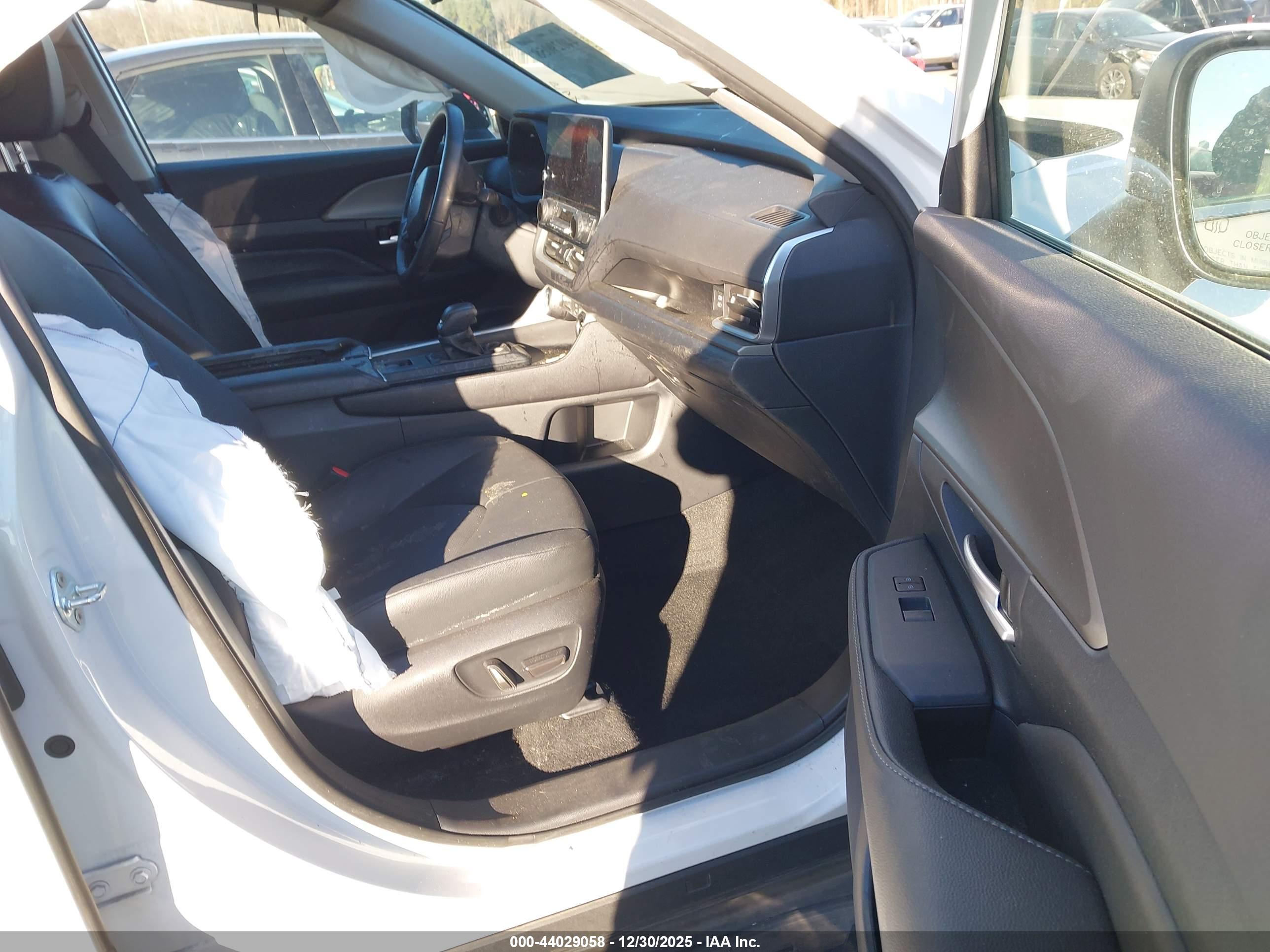 TOYOTA GRAND image 5