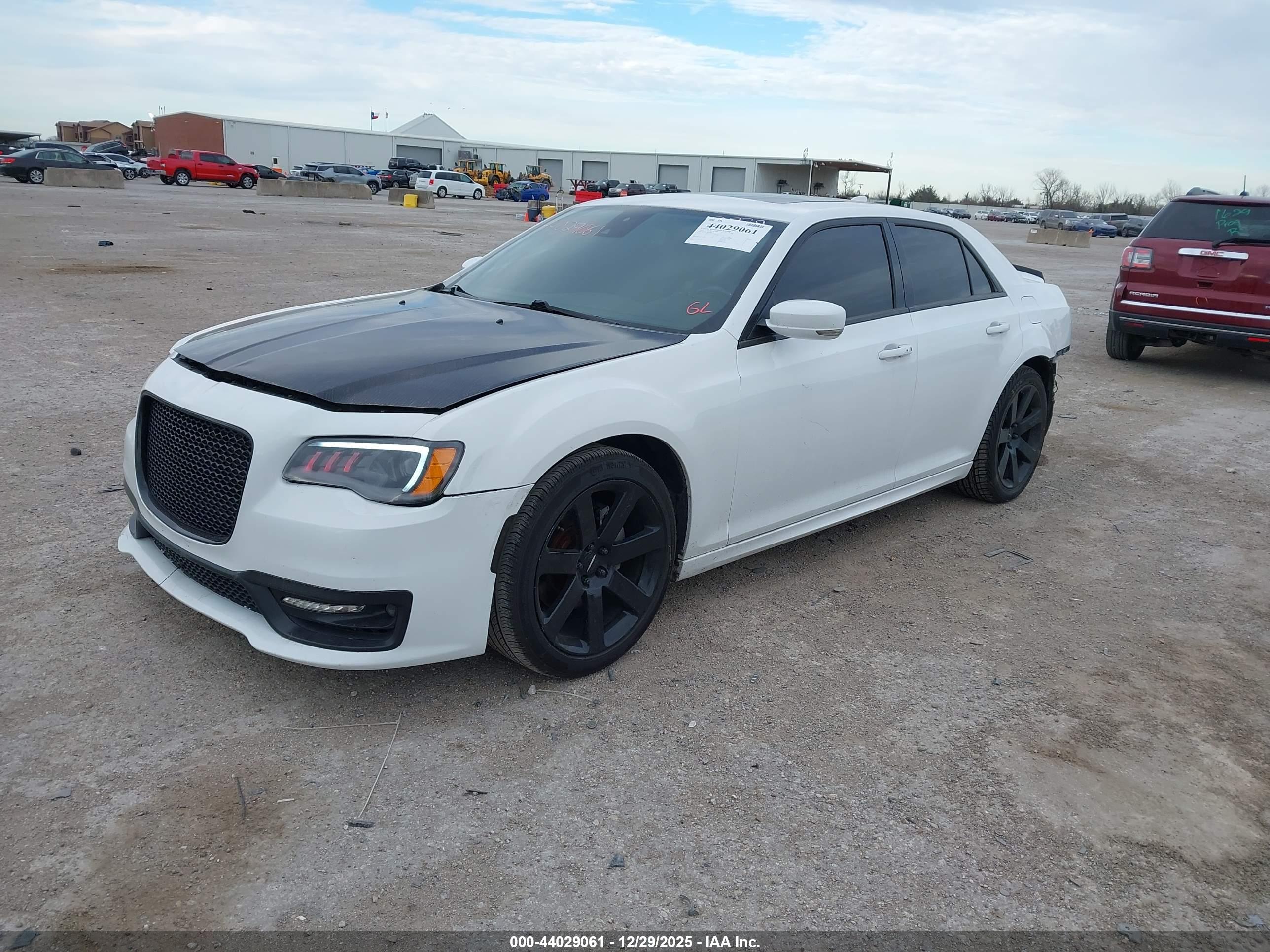 CHRYSLER 300 image 2