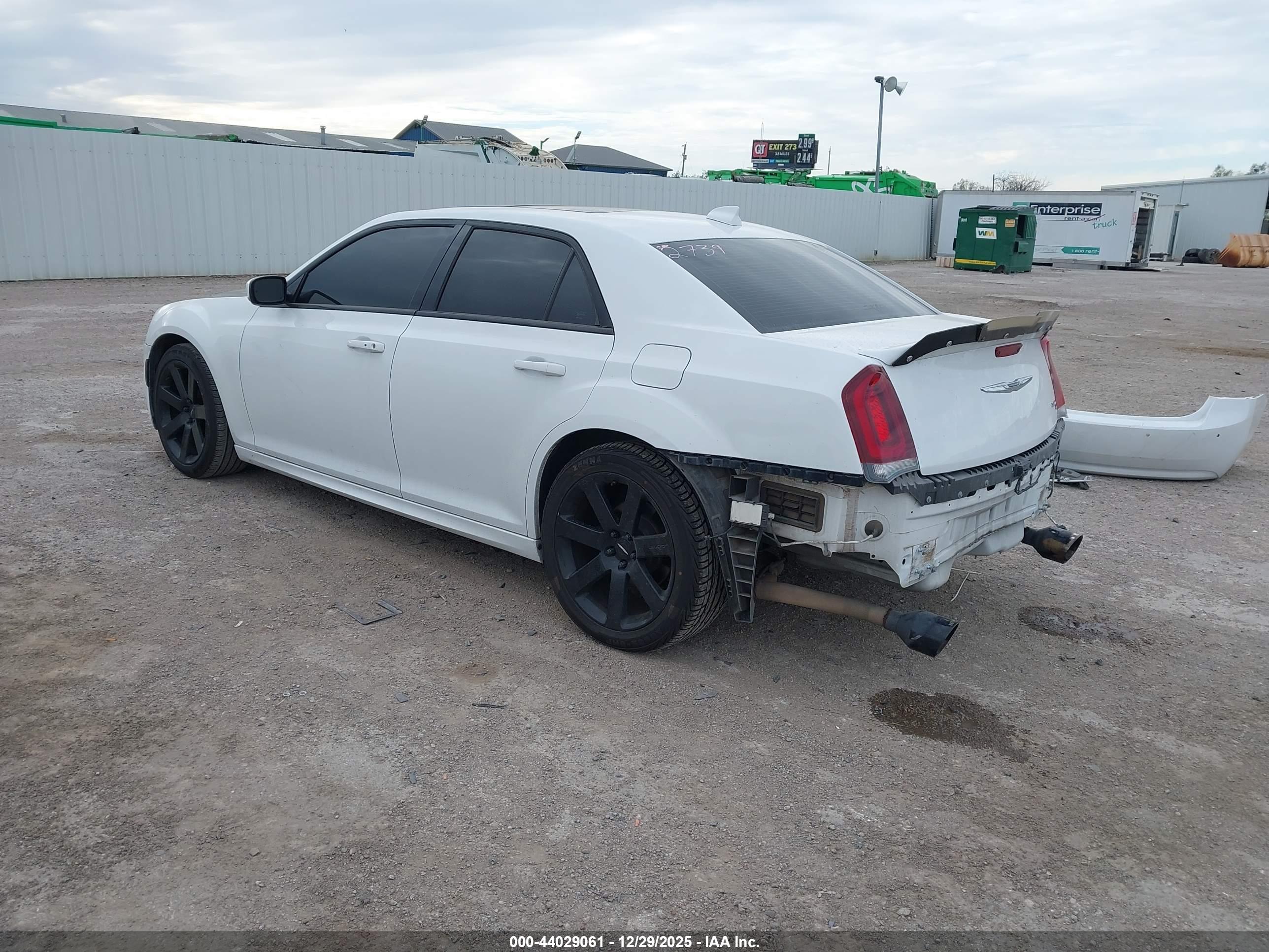 CHRYSLER 300 image 3