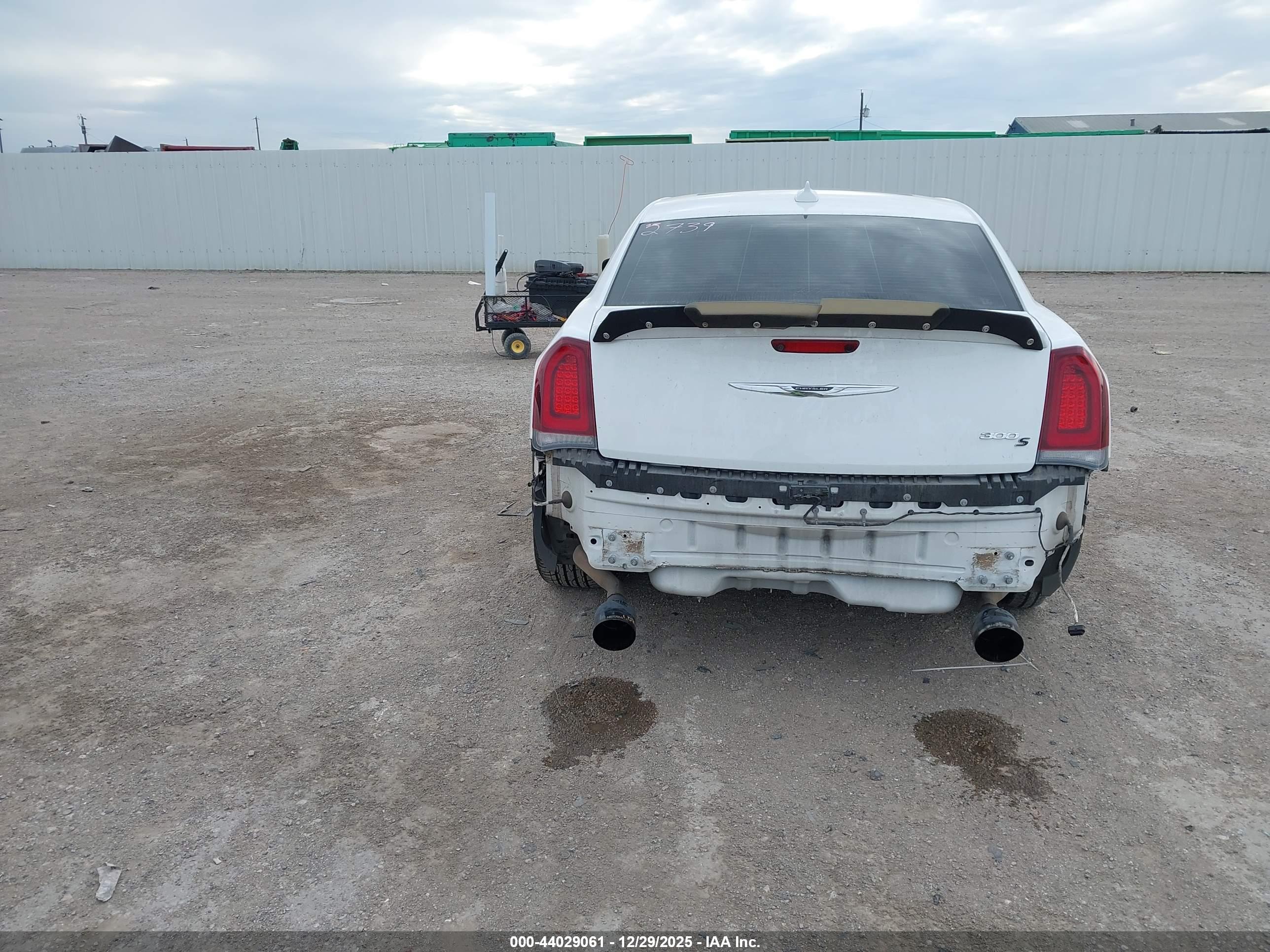 CHRYSLER 300 image 6
