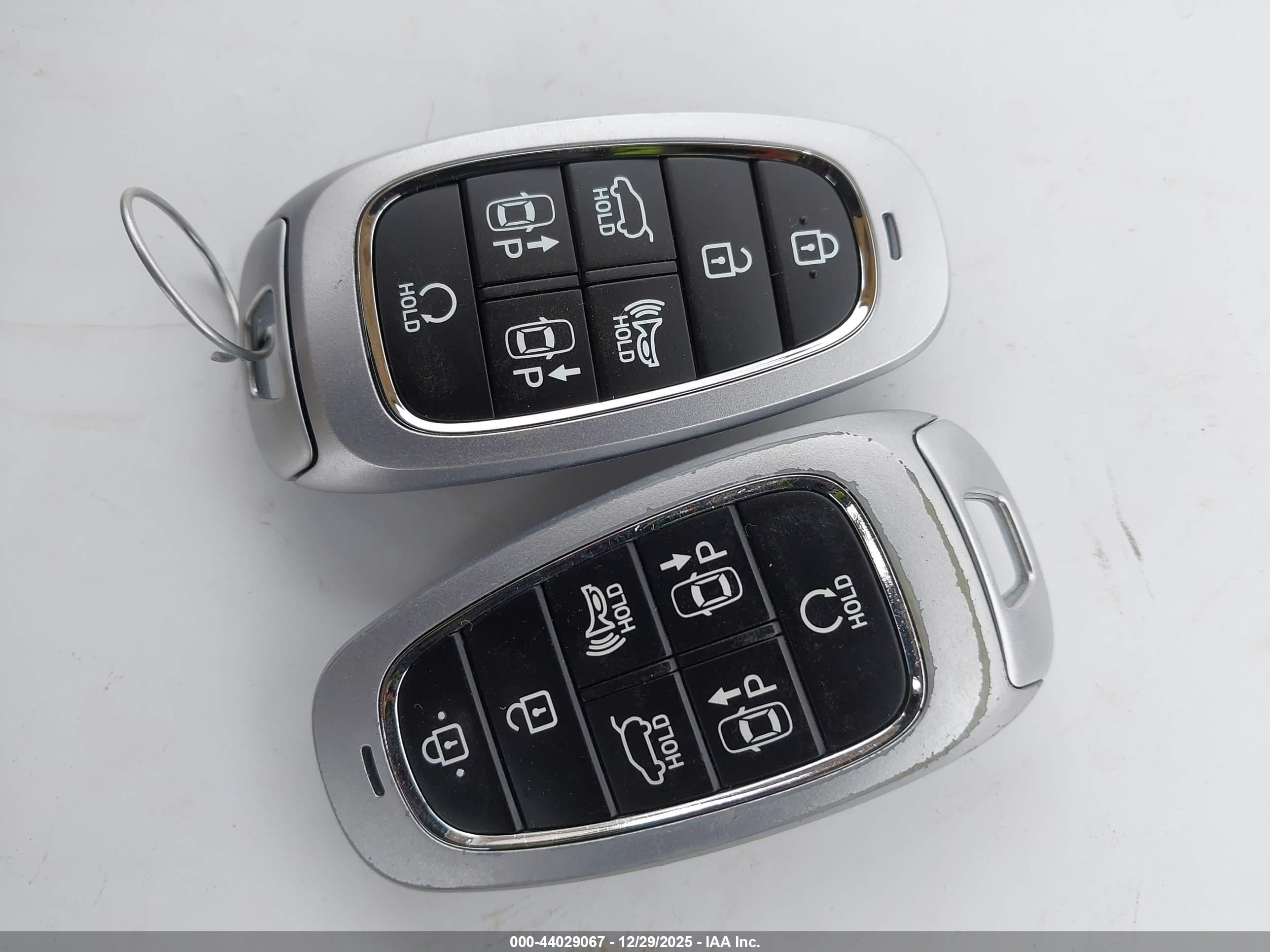 HYUNDAI TUCSON image 11