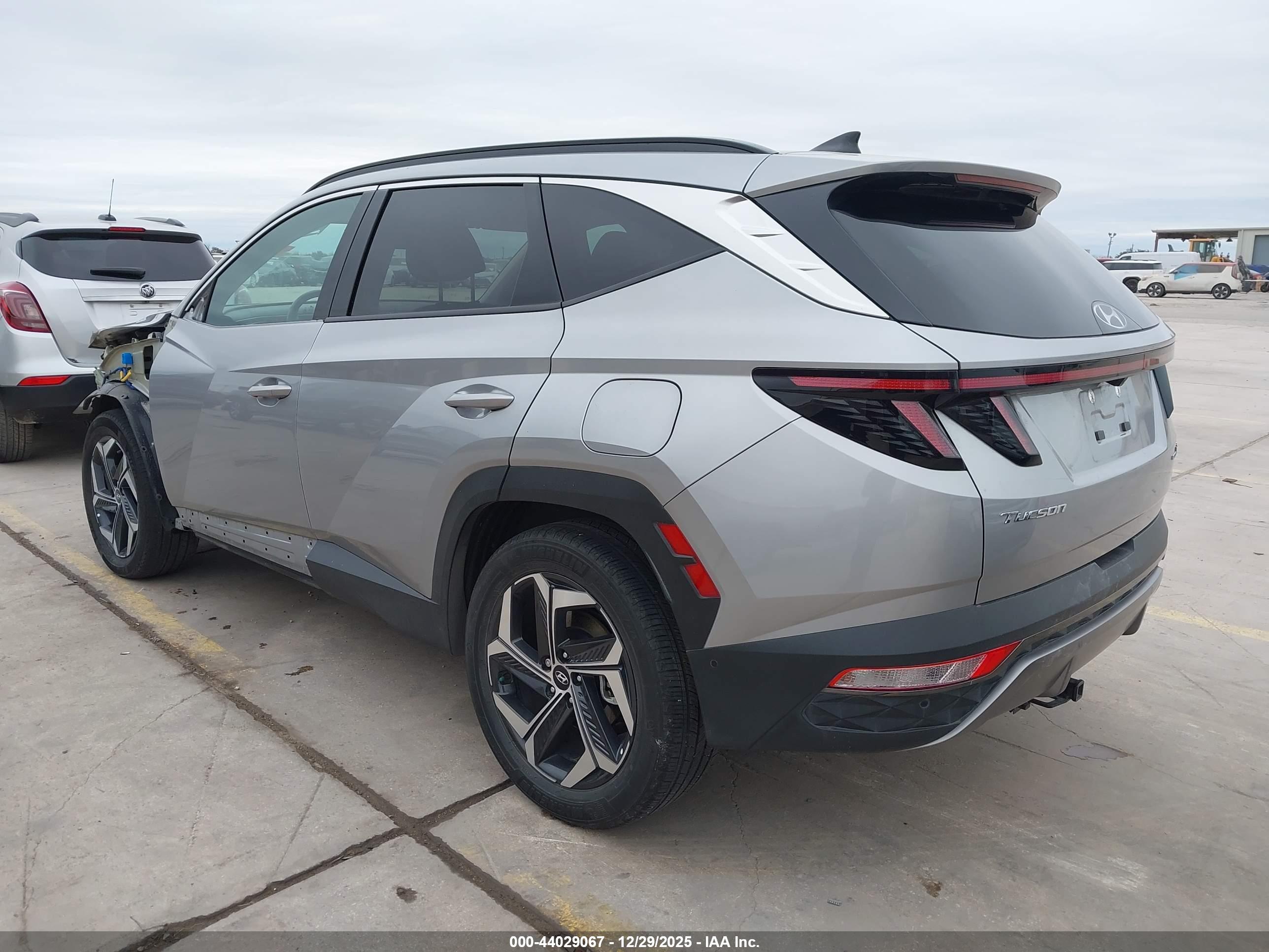 HYUNDAI TUCSON image 3