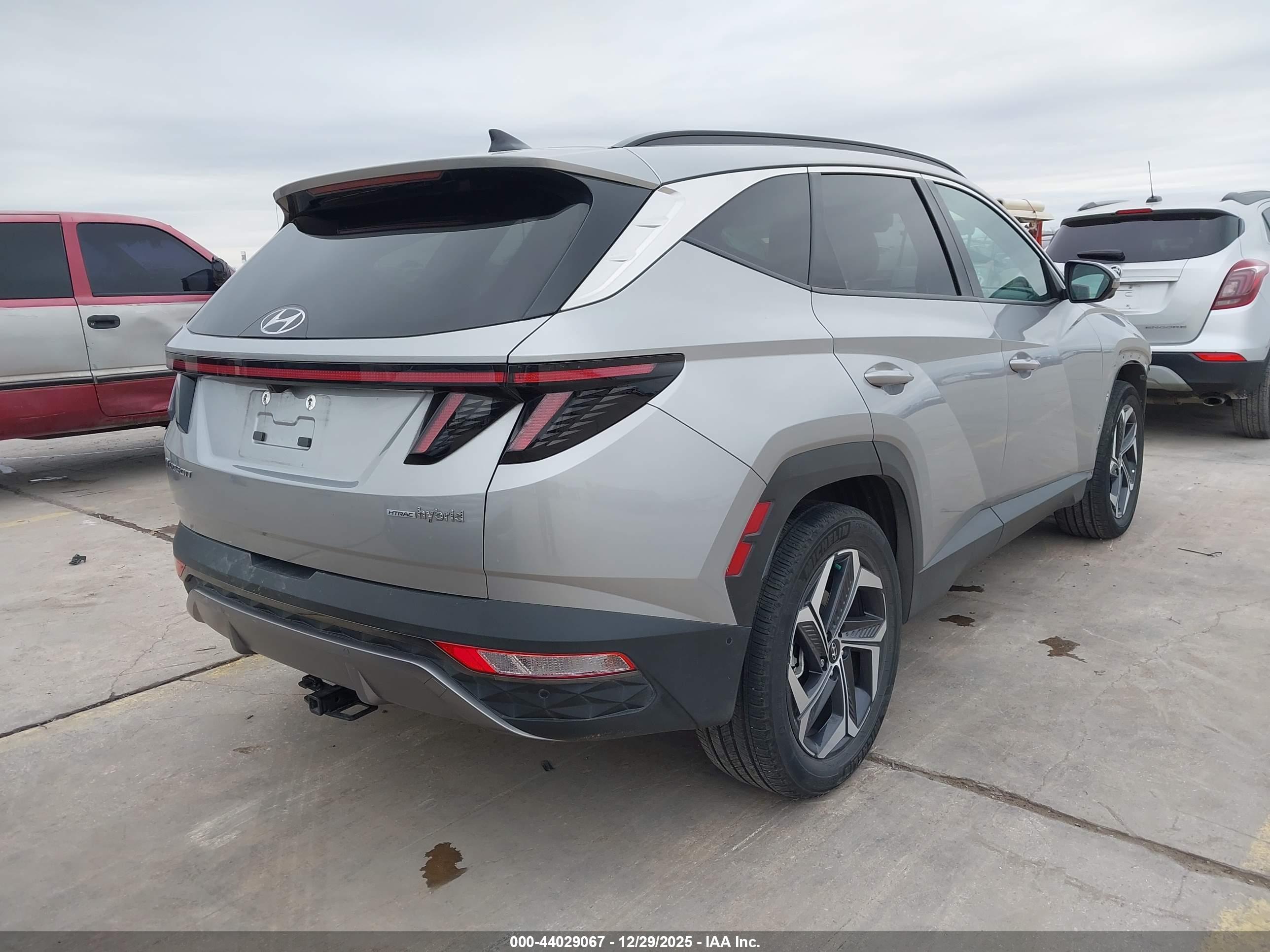 HYUNDAI TUCSON image 4