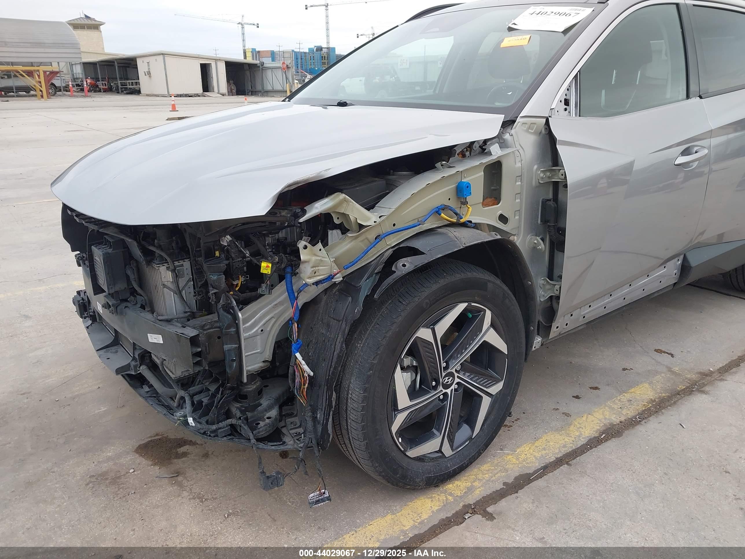 HYUNDAI TUCSON image 6