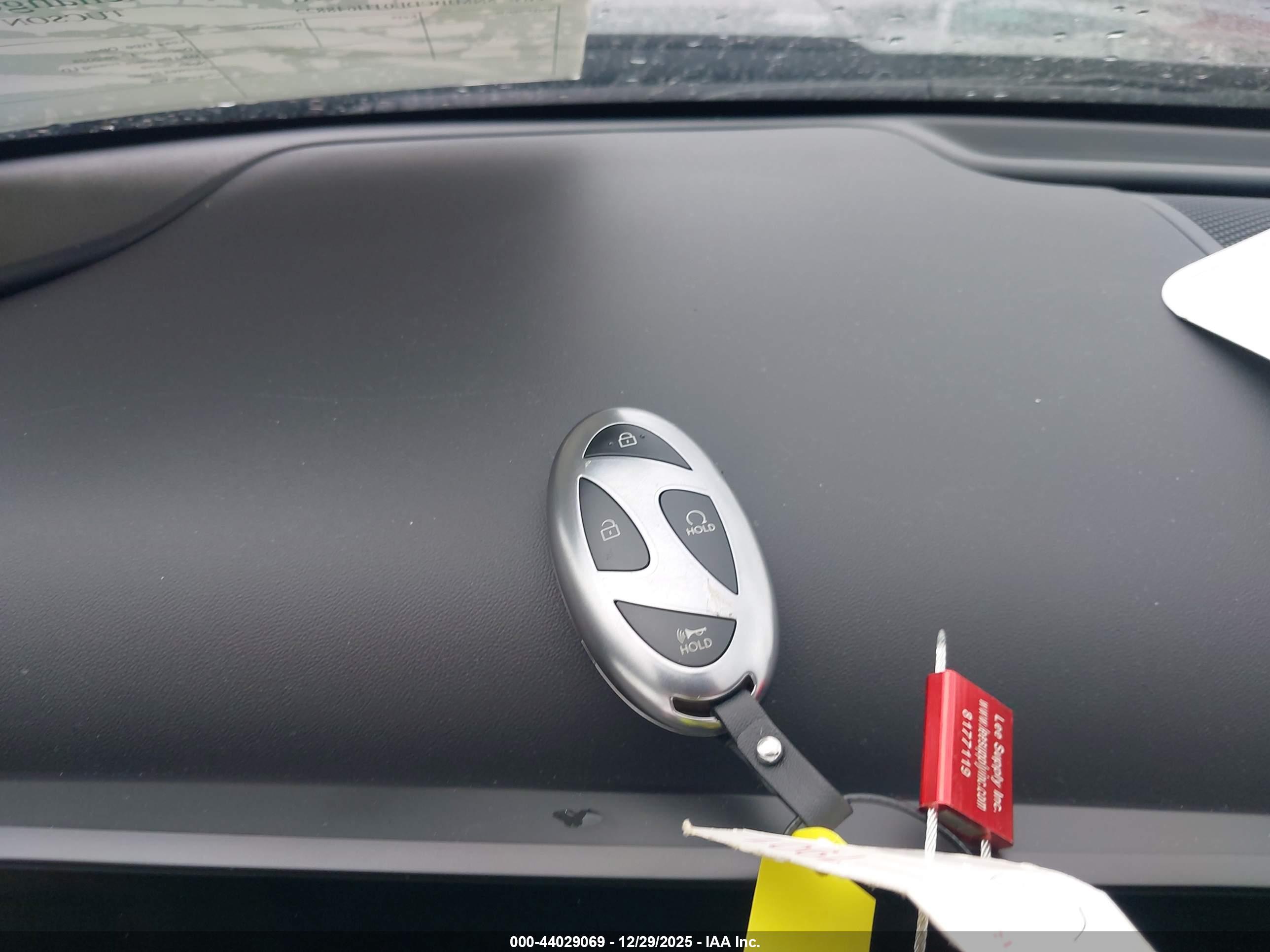 HYUNDAI TUCSON image 11