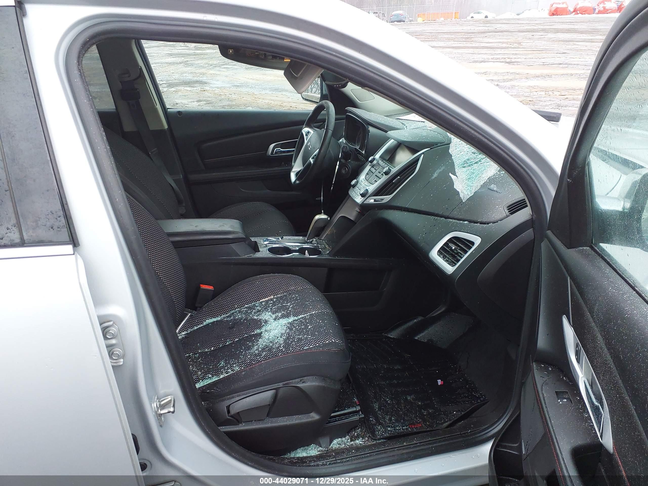 GMC TERRAIN image 5