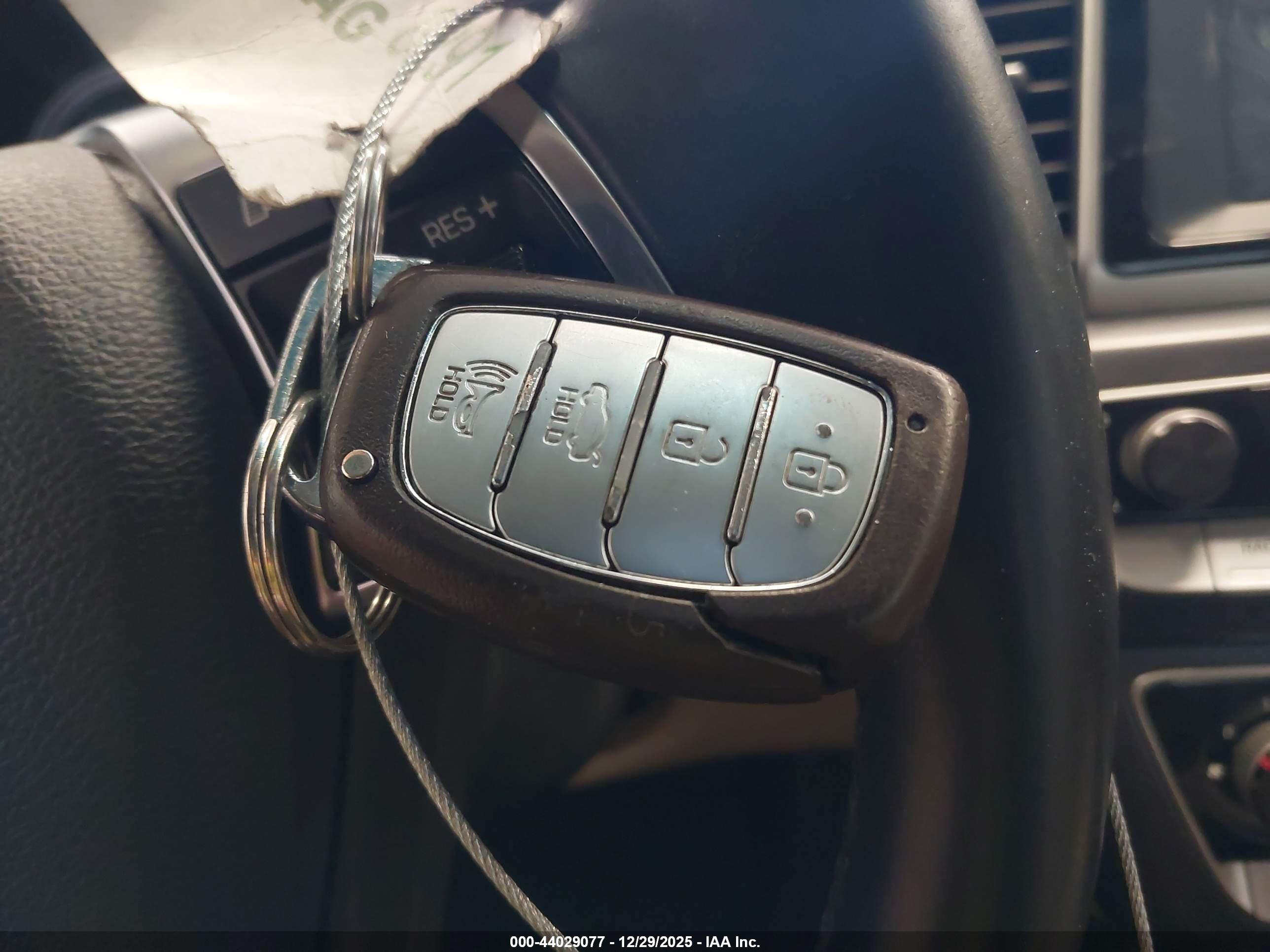 HYUNDAI SONATA image 11
