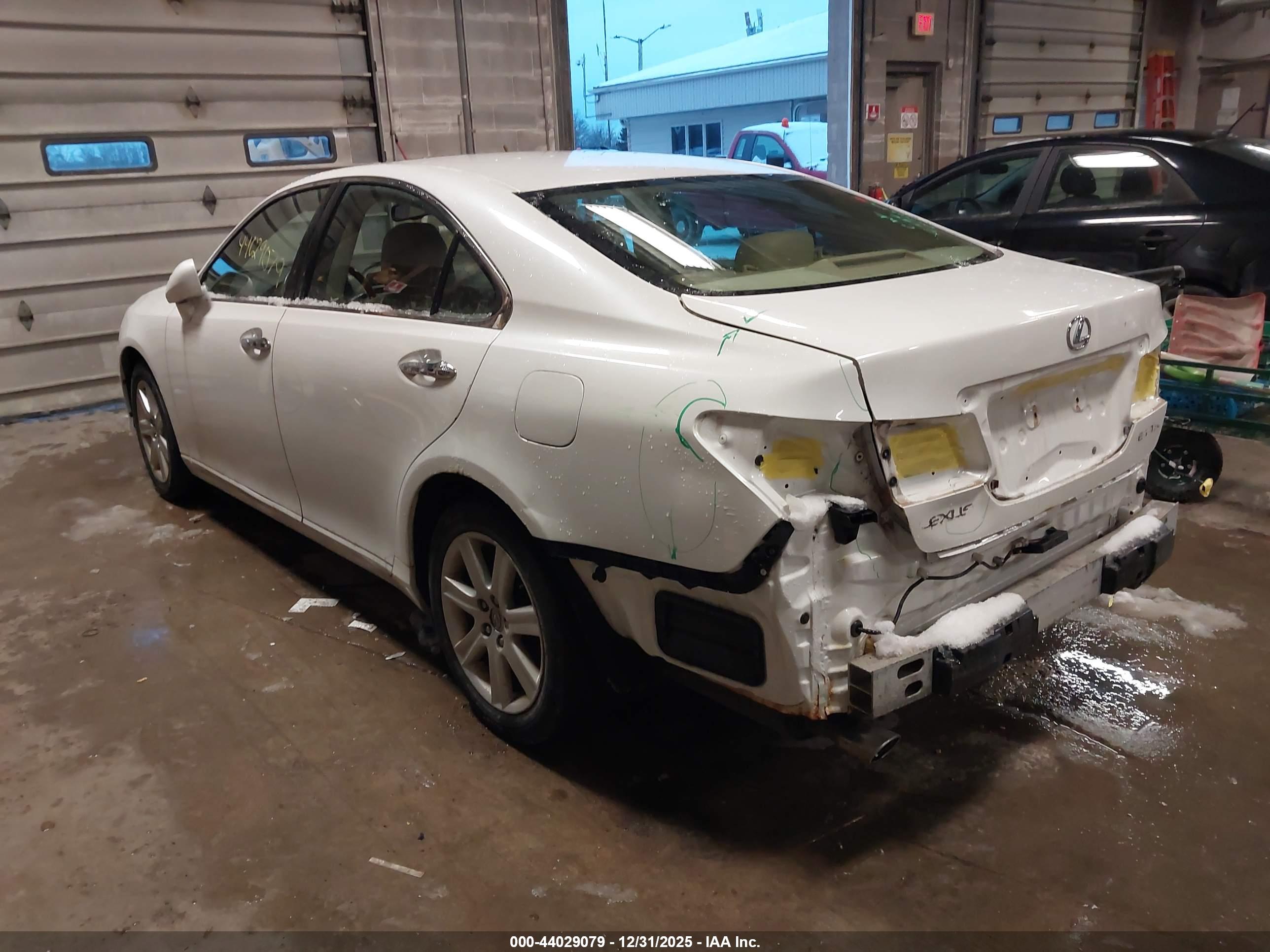 LEXUS ES image 3