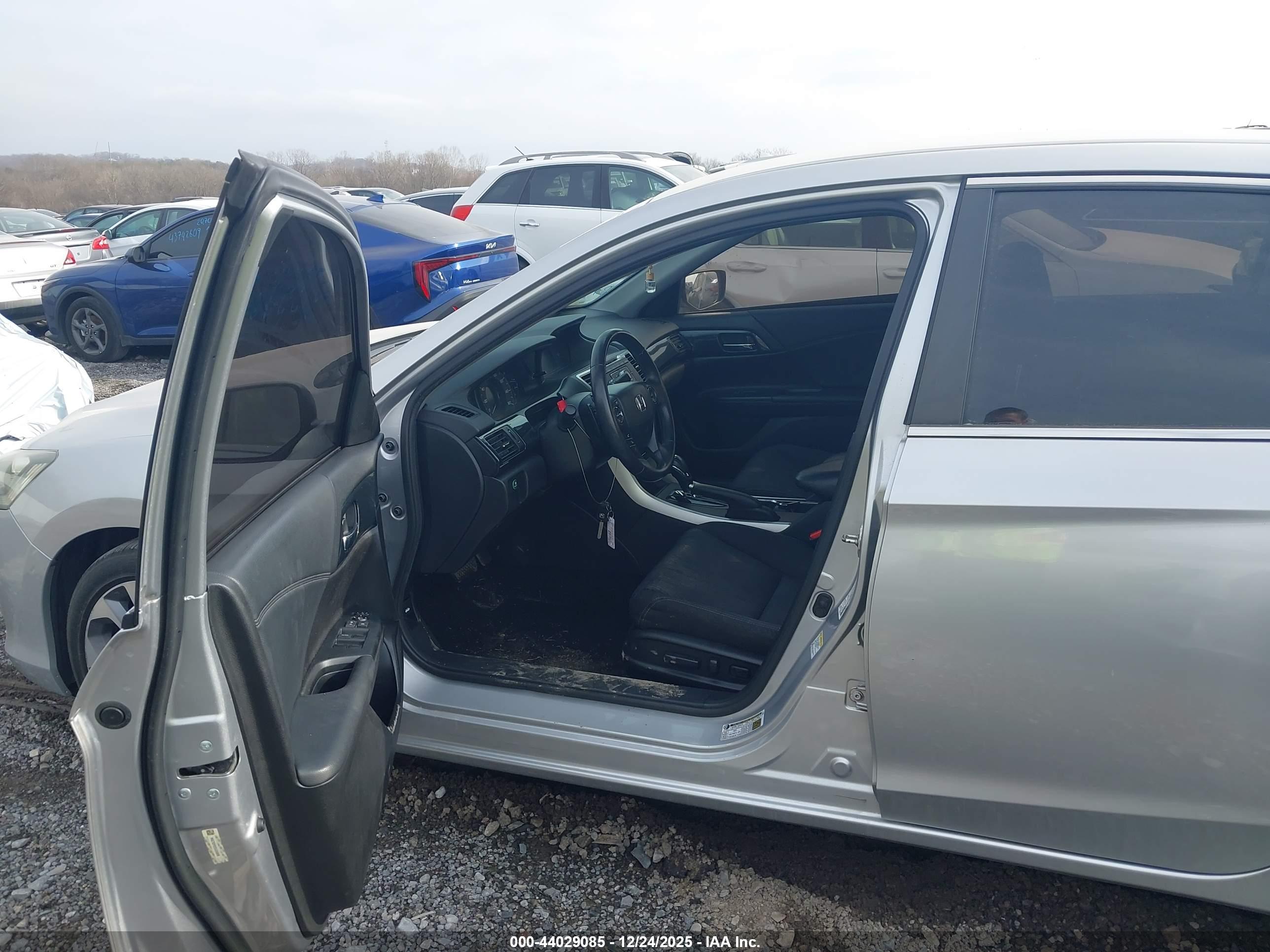 HONDA ACCORD image 5