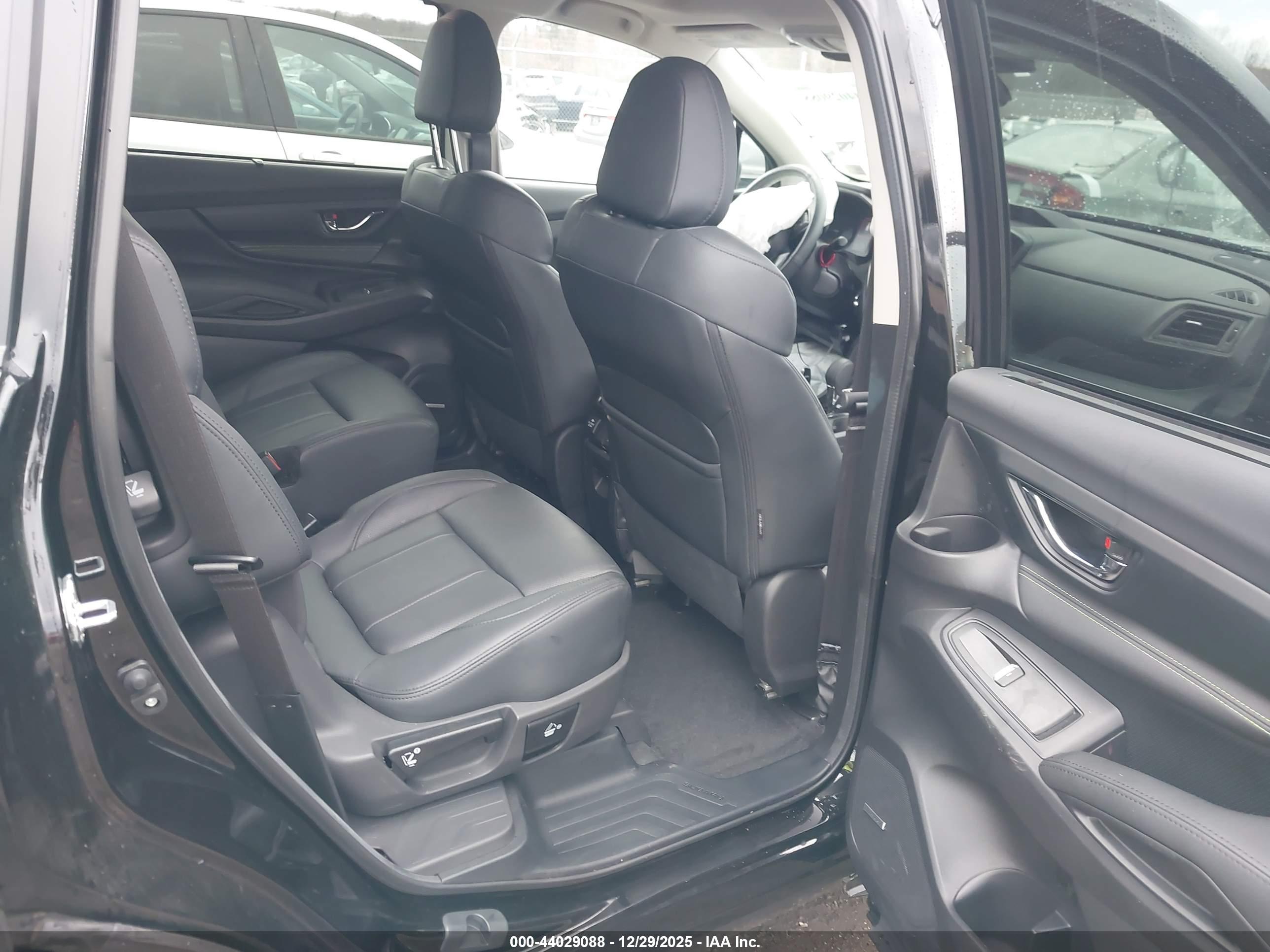SUBARU ASCENT image 8
