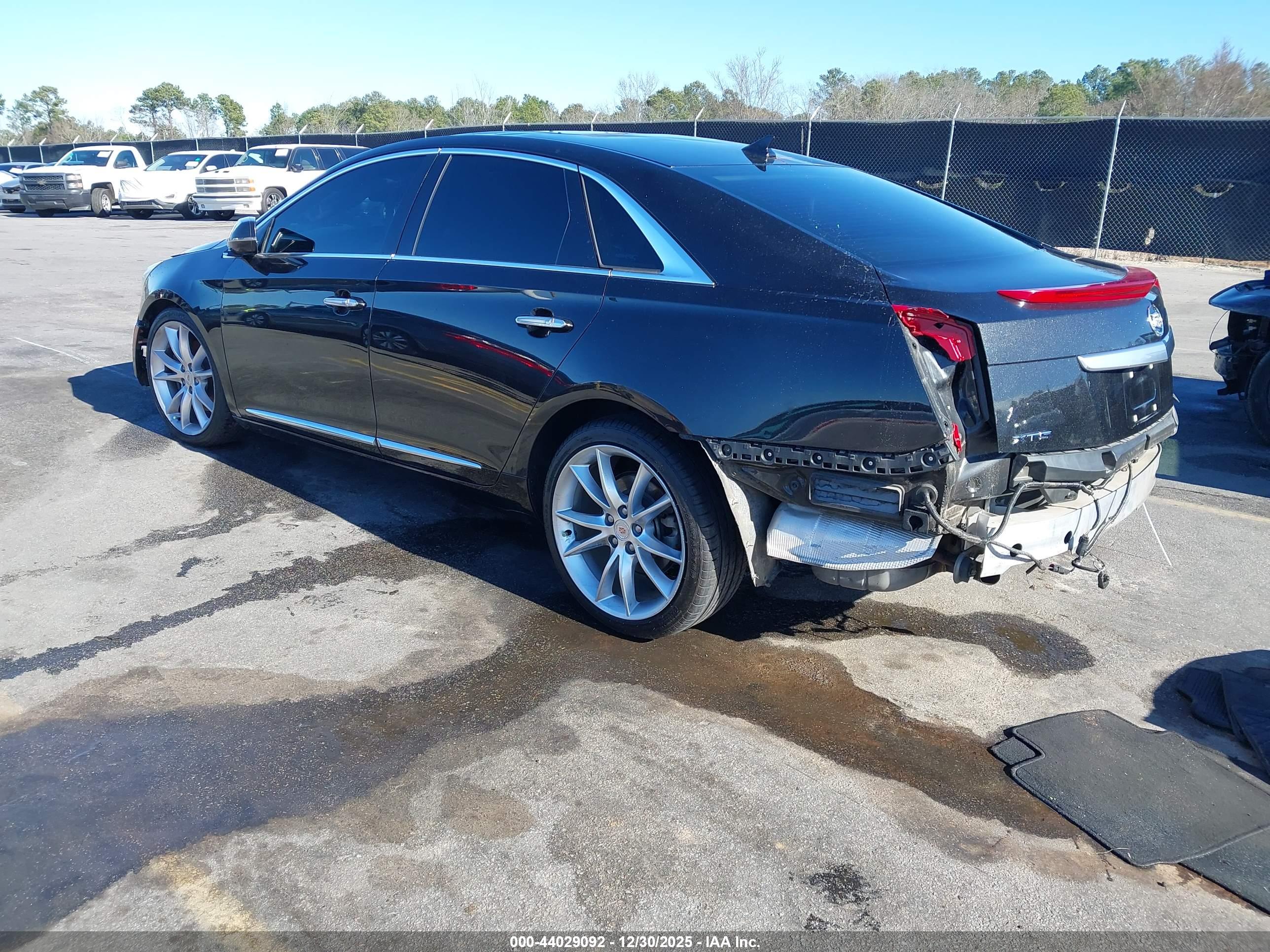 CADILLAC XTS image 3