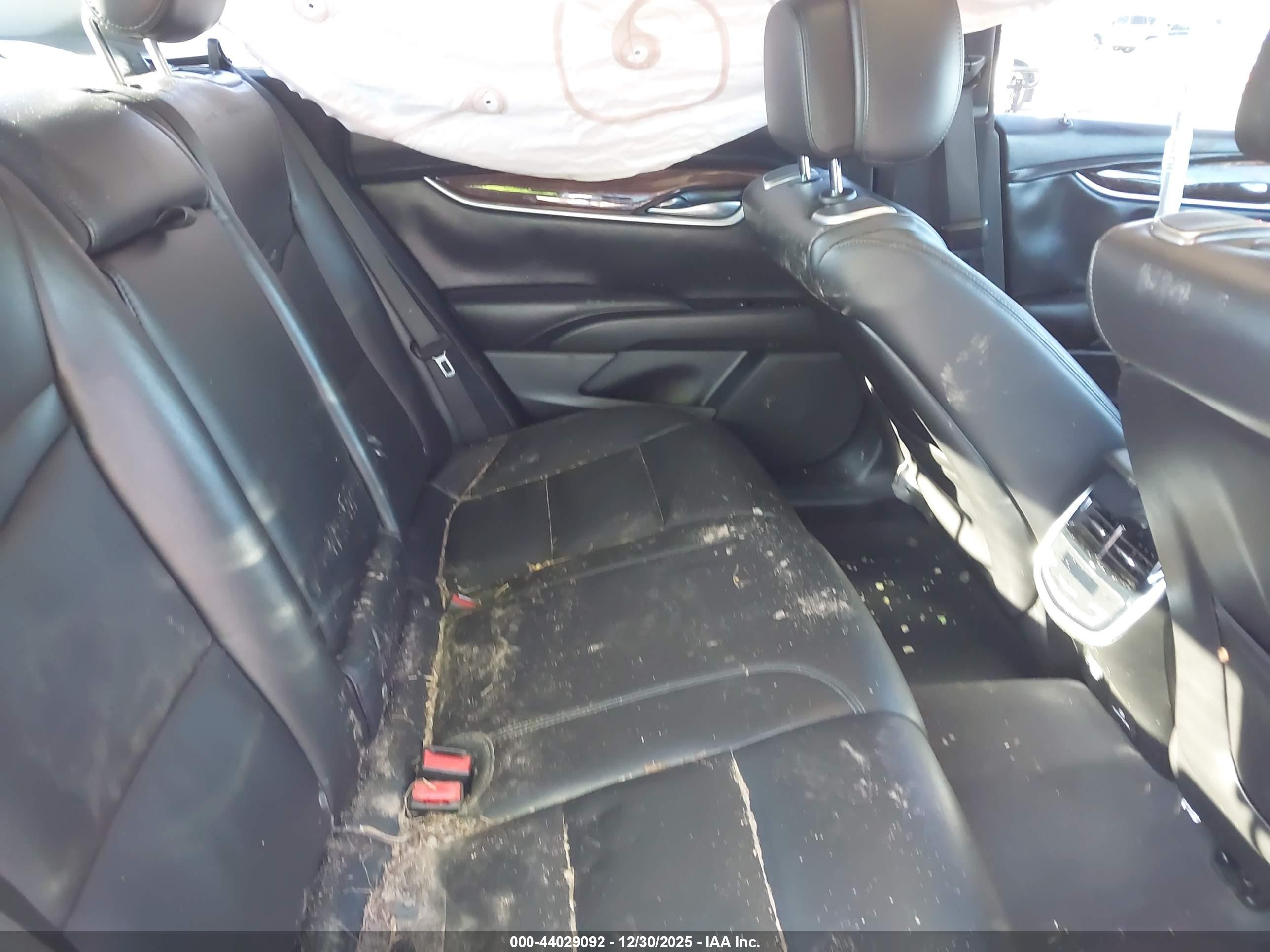 CADILLAC XTS image 8