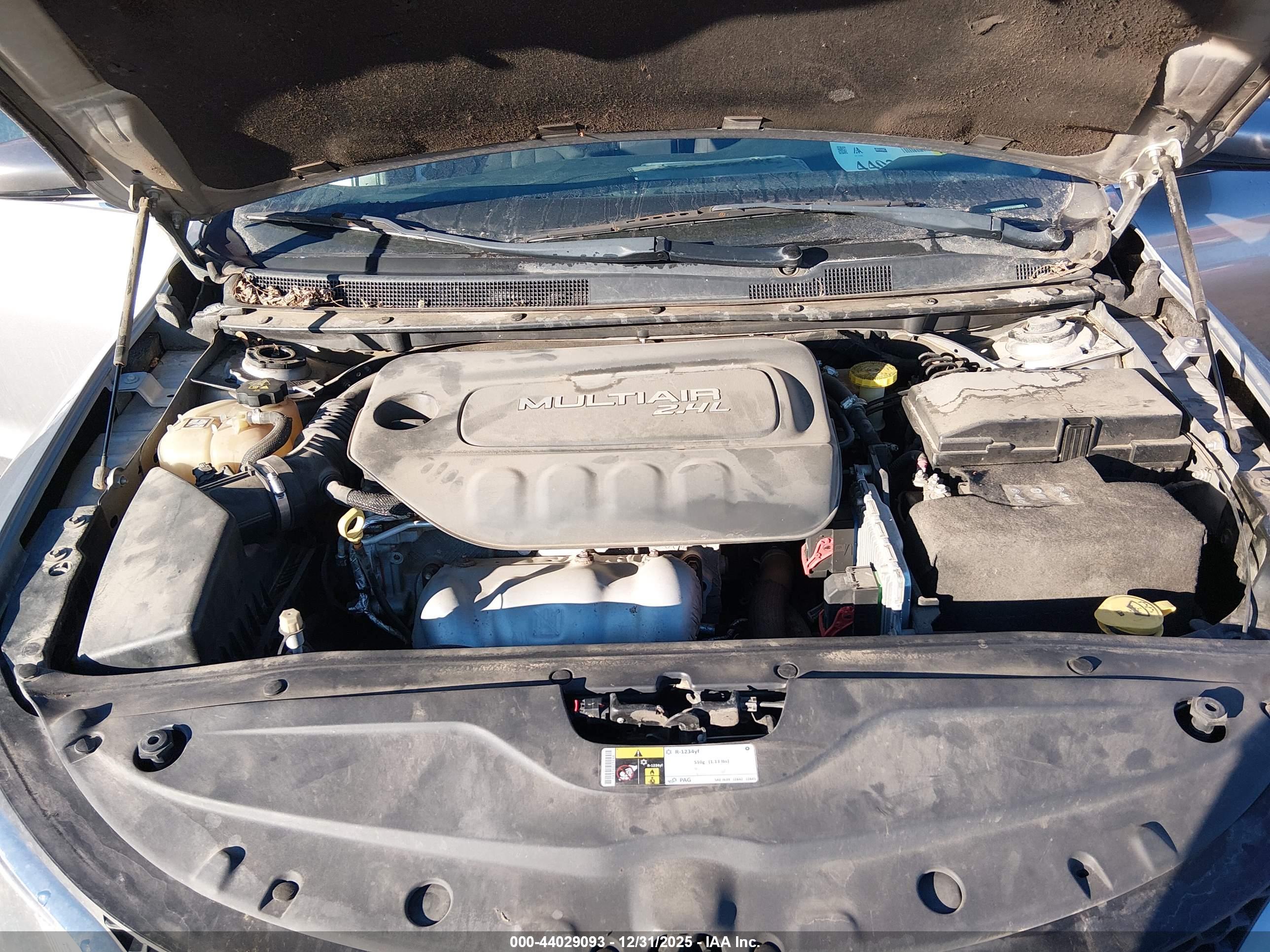 CHRYSLER 200 image 10