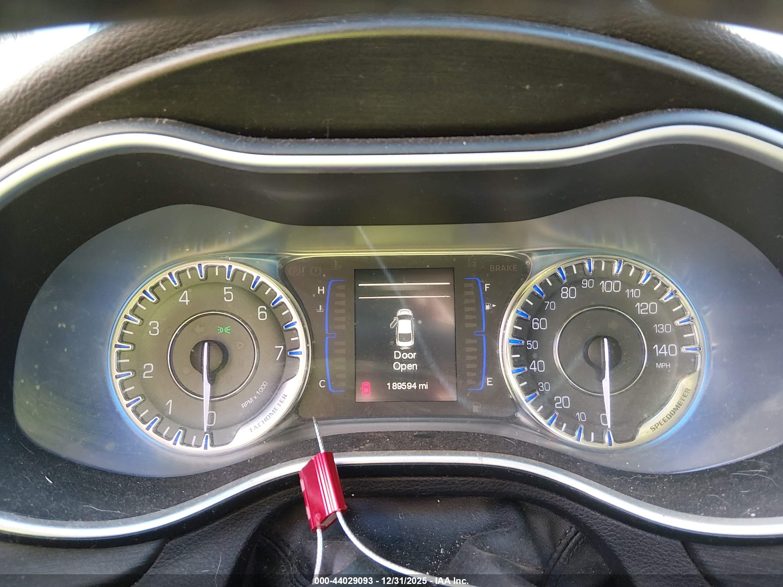 CHRYSLER 200 image 7