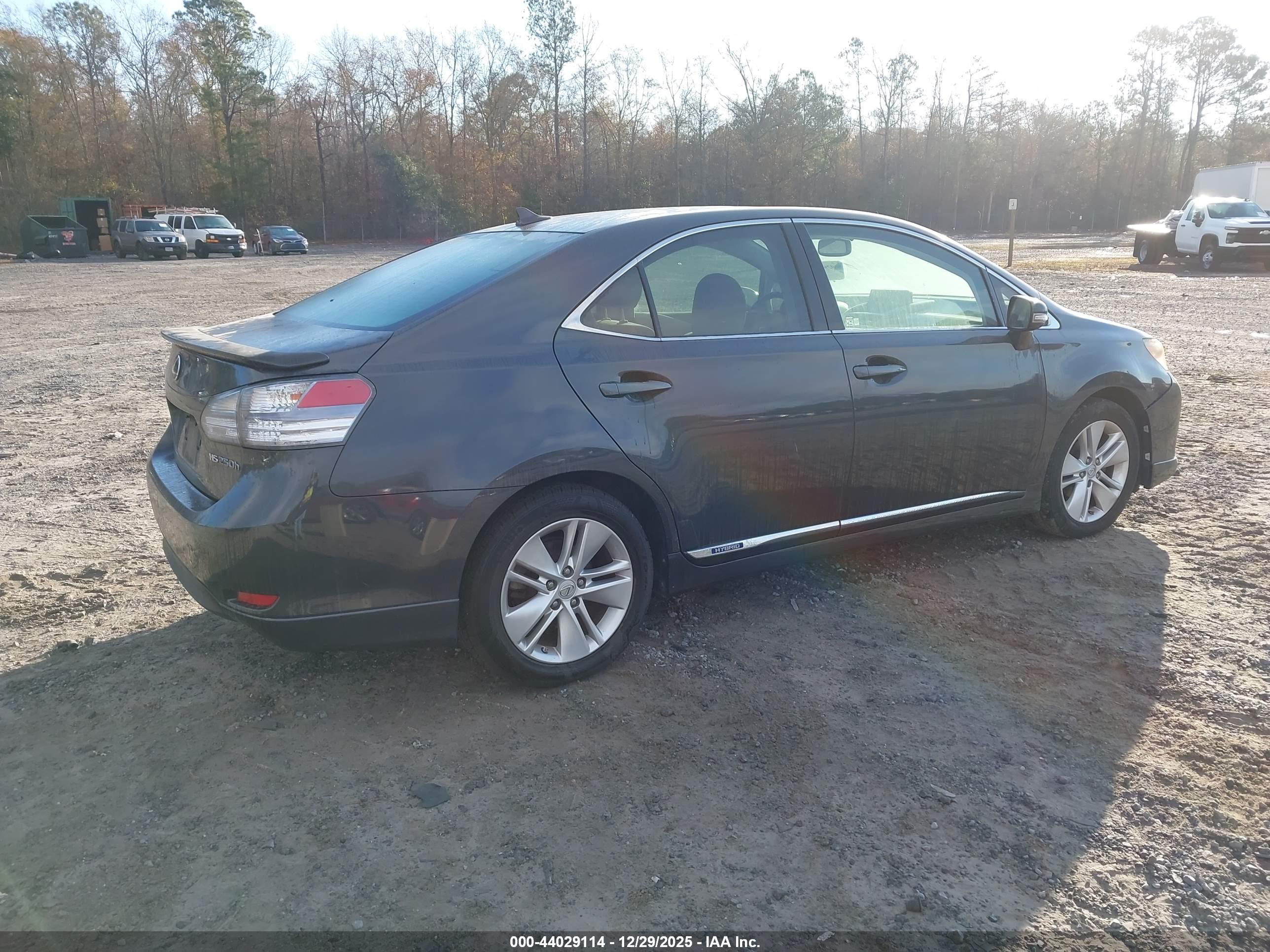 LEXUS HS image 4