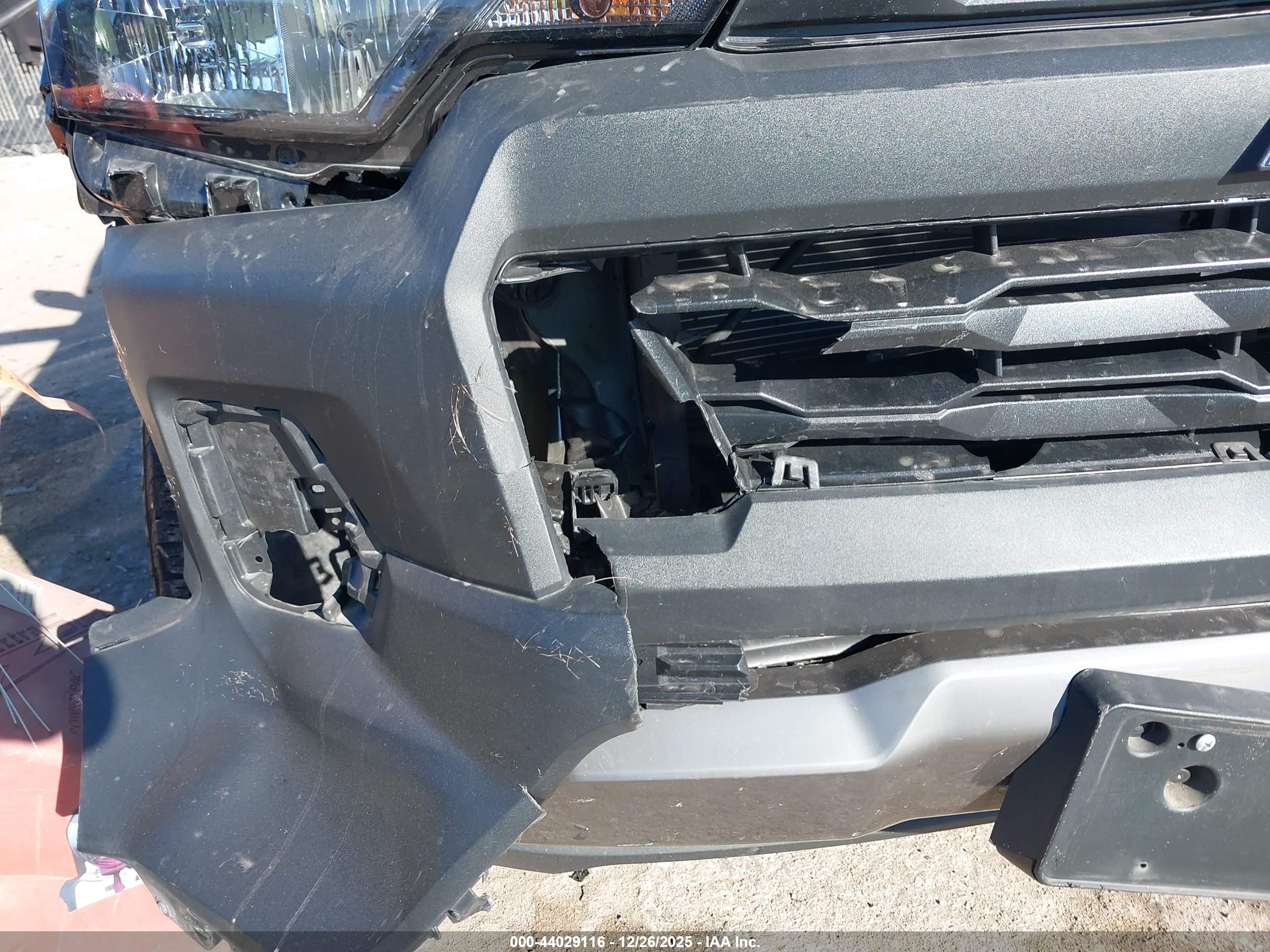 CHEVROLET COLORADO image 6