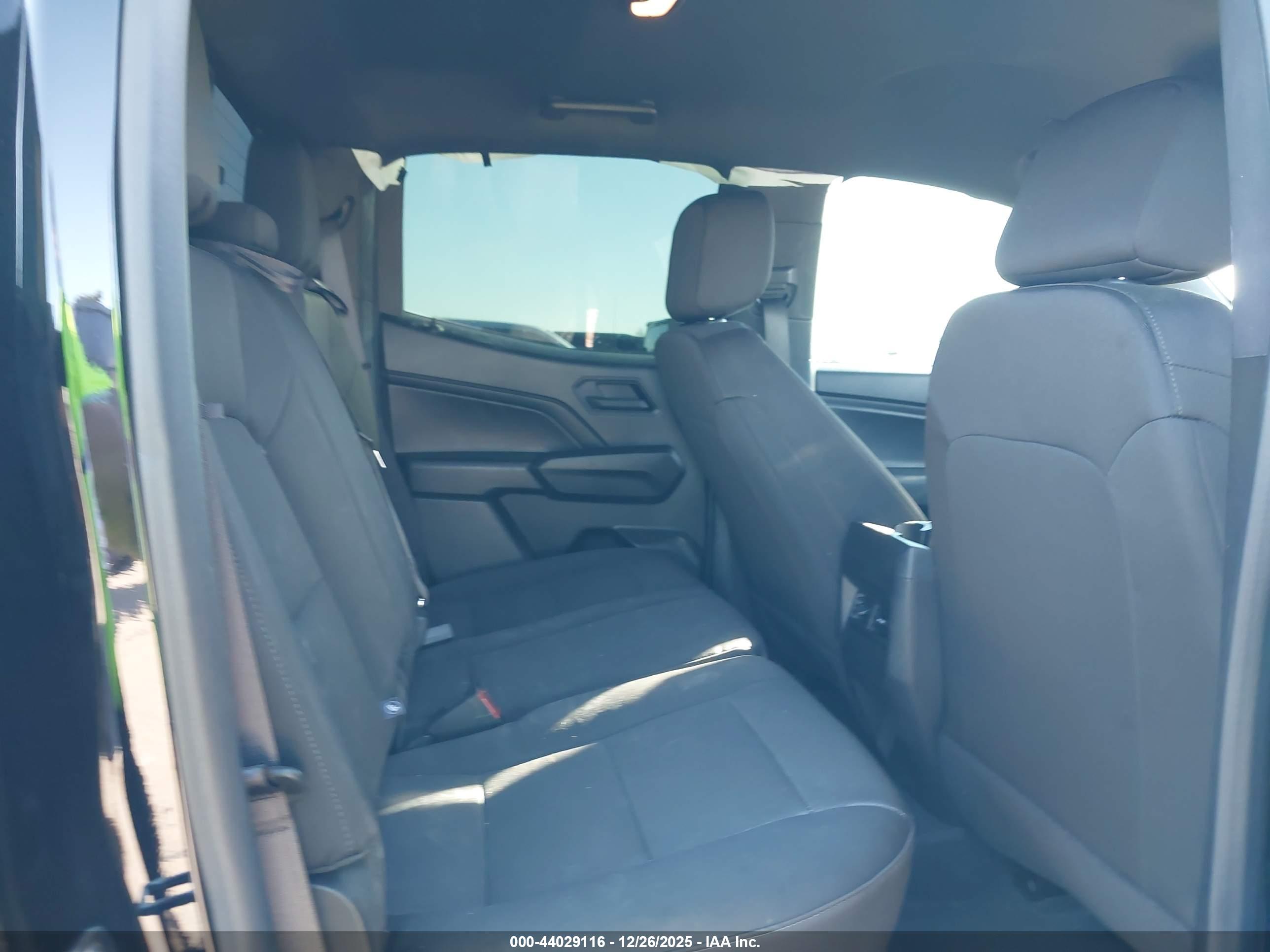 CHEVROLET COLORADO image 8
