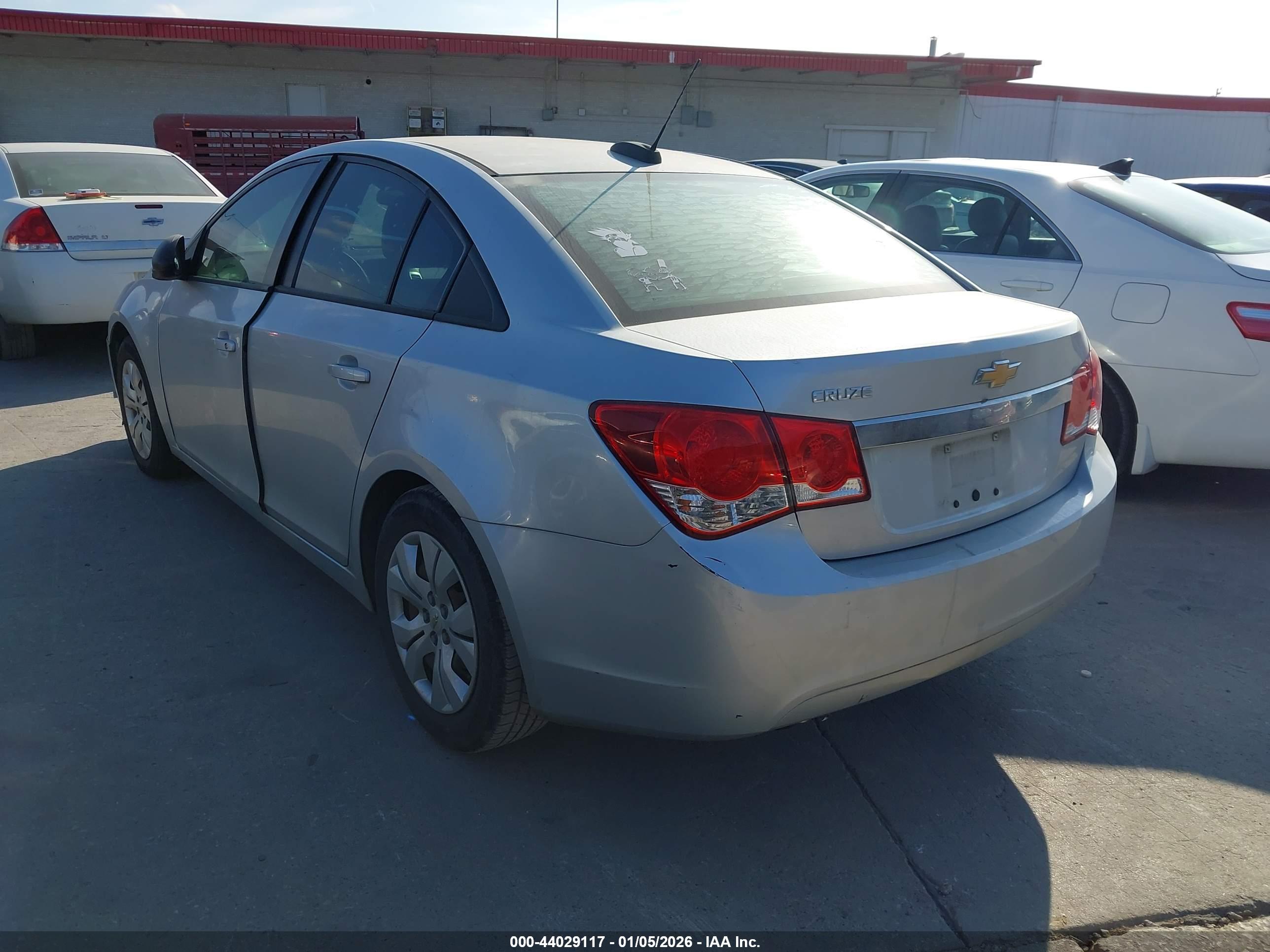 CHEVROLET CRUZE image 3