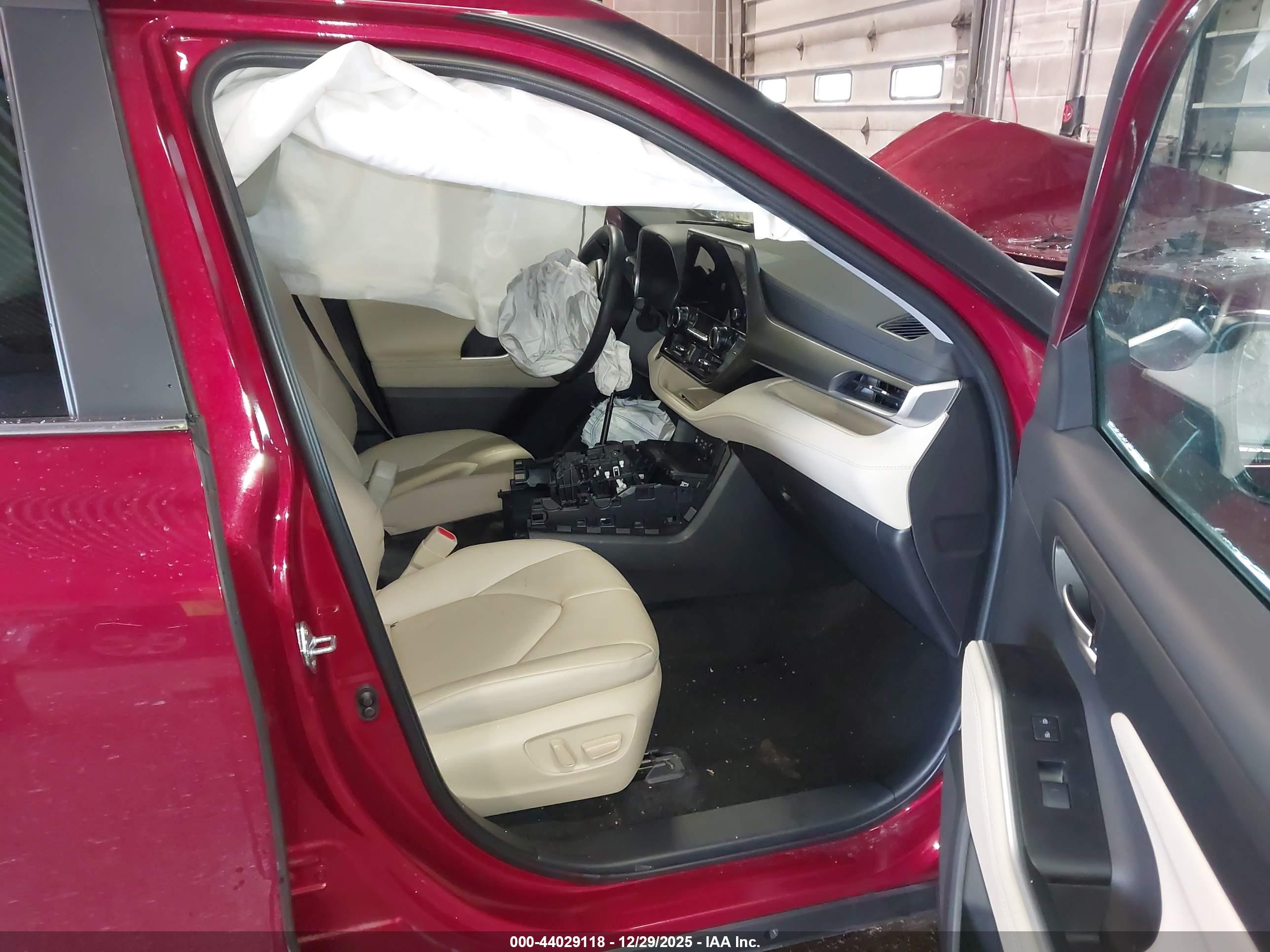 TOYOTA HIGHLANDER image 5