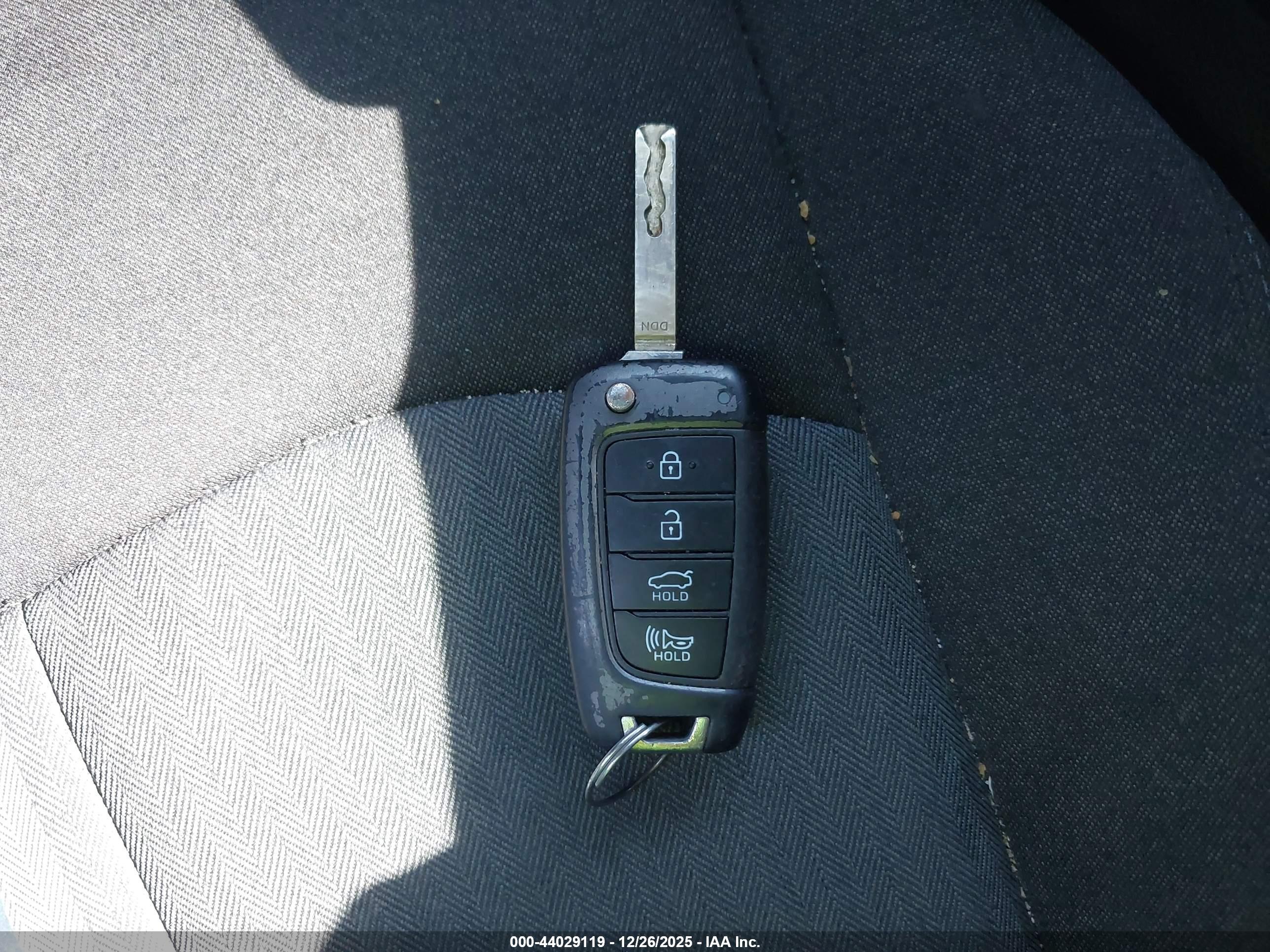 HYUNDAI SONATA image 11