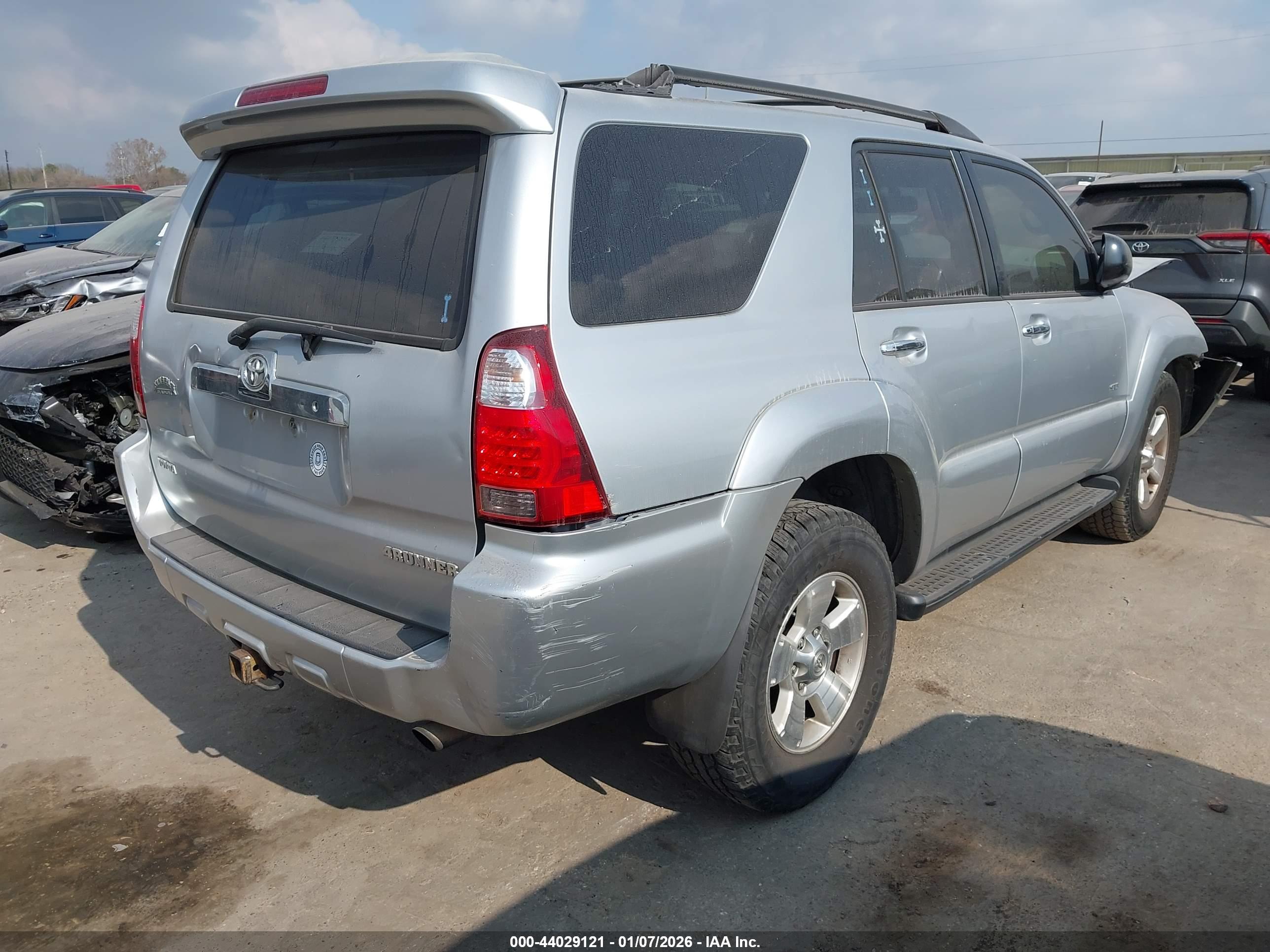 TOYOTA 4RUNNER image 4