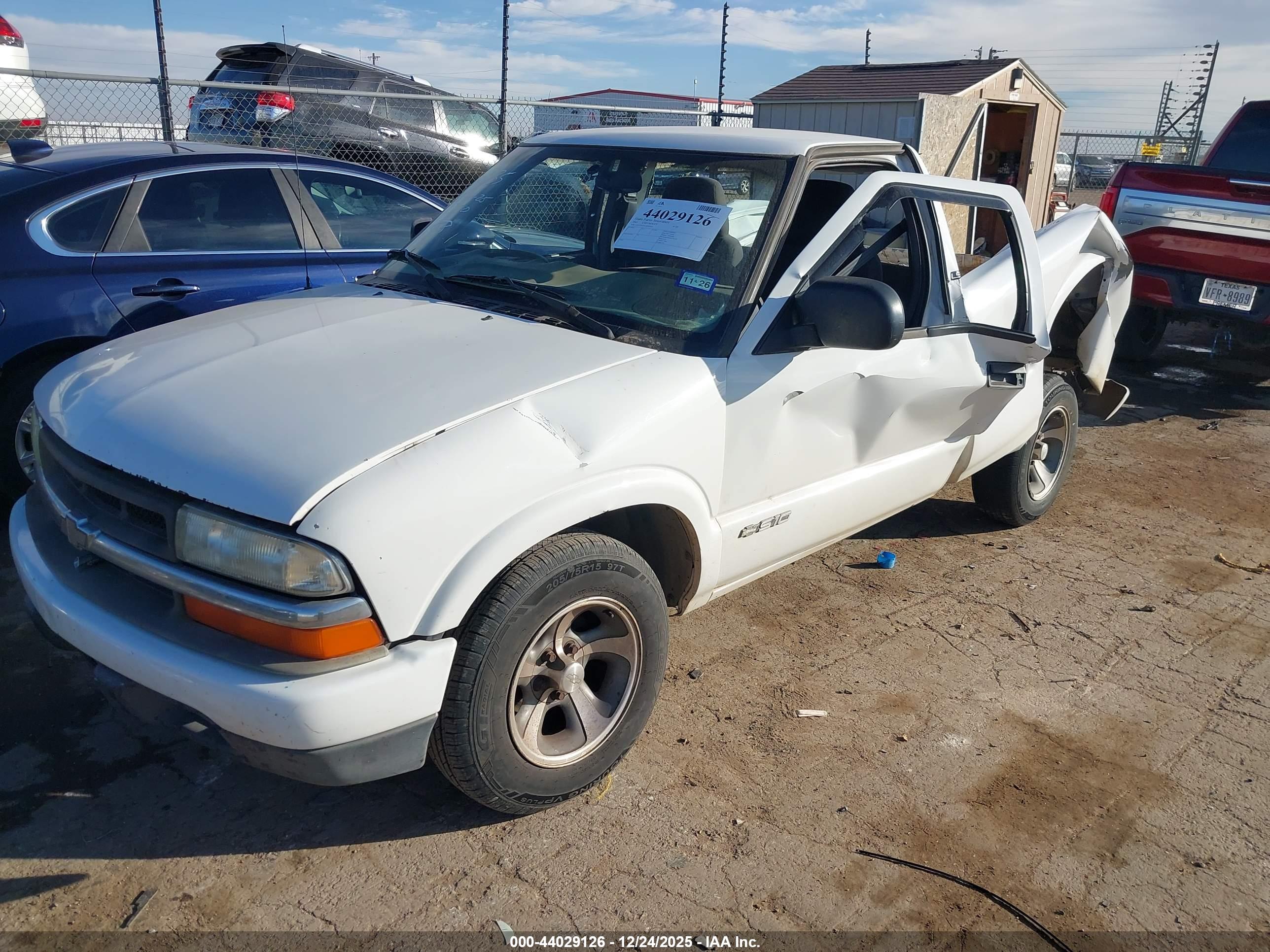 CHEVROLET S-10 image 2