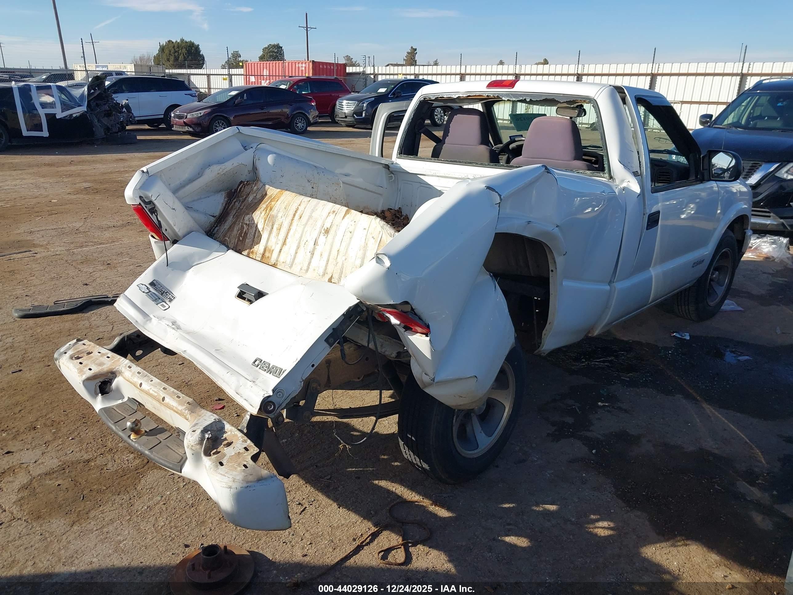 CHEVROLET S-10 image 4